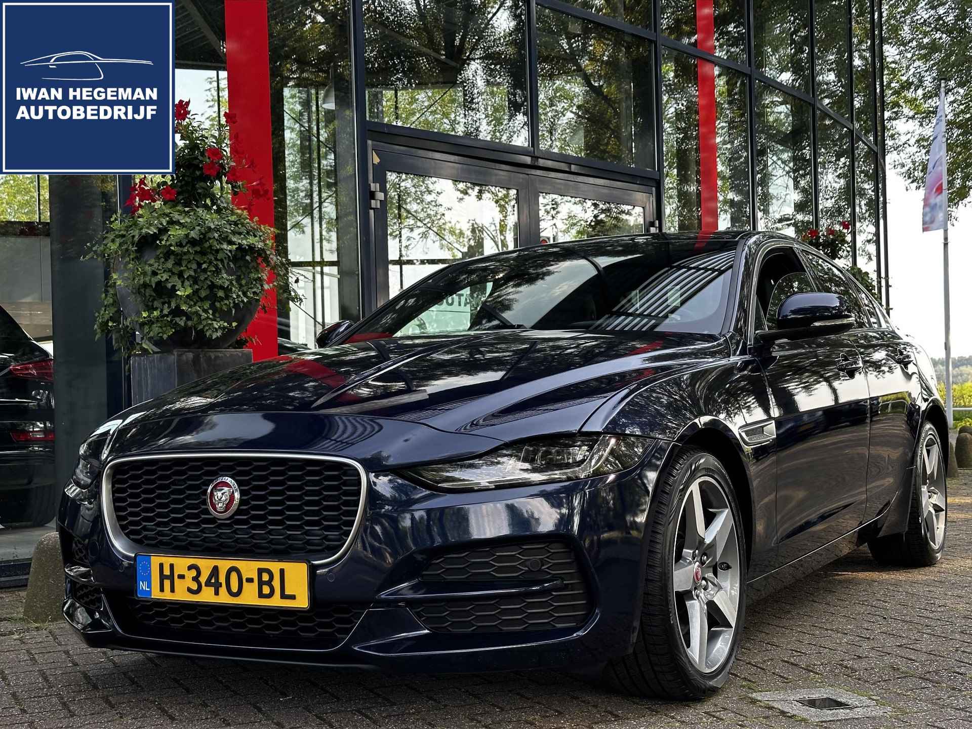 Jaguar XE 2.0 P250 SE | Stoelverwarming | Carplay | Navi | Camera | DAB | Climate Control | Digital Display