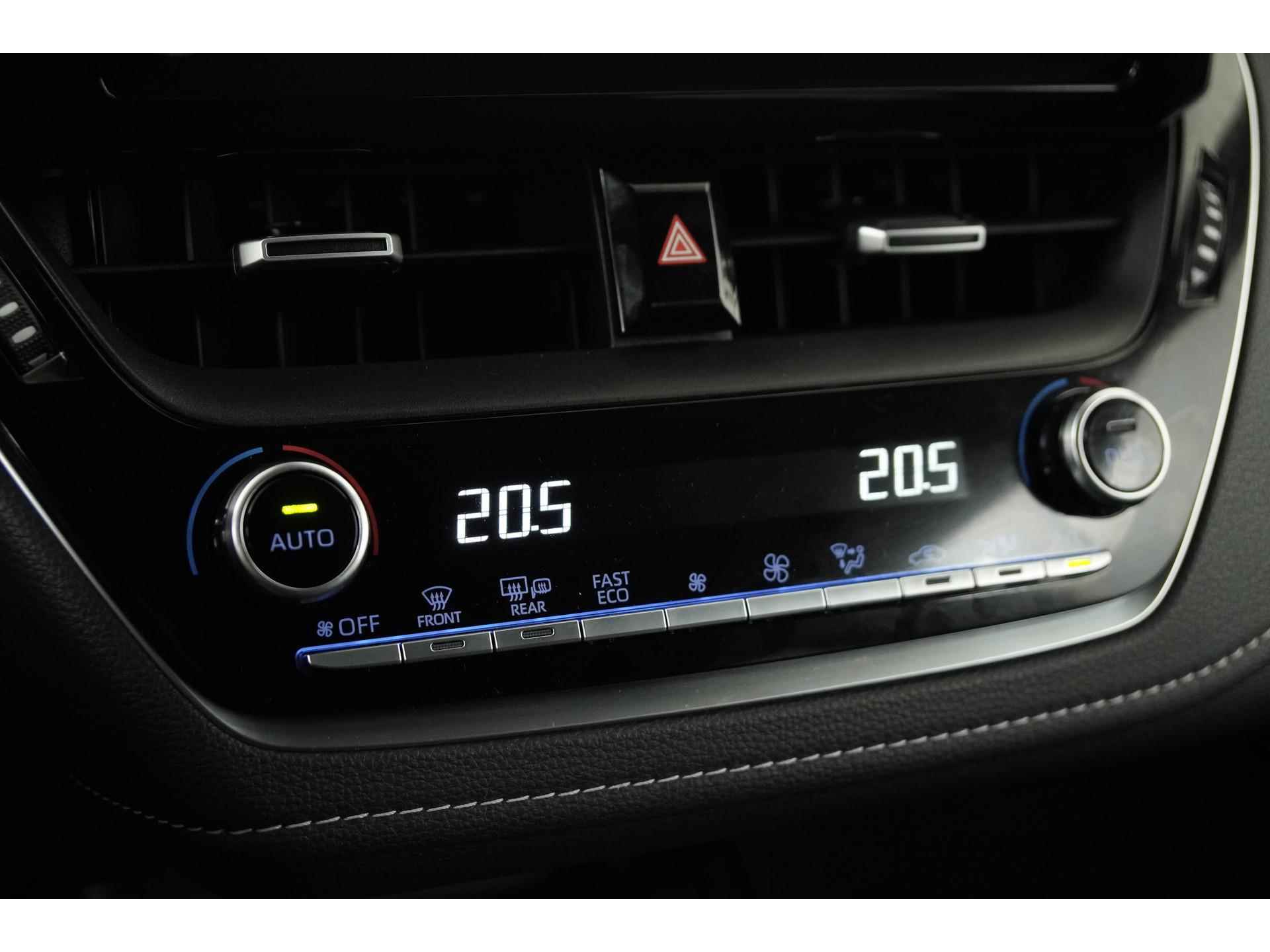 Toyota Corolla Touring Sports 1.8 Hybrid Executive Bi-Tone | Head-up | Camera | Elek klep | Carplay |  Zondag Open! - 11/43