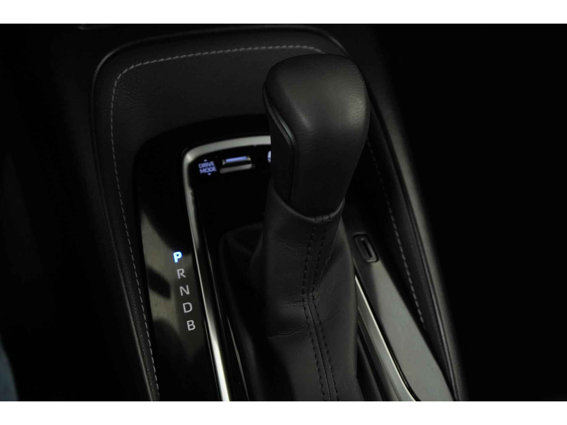 Toyota Corolla Touring Sports 1.8 Hybrid Executive Bi-Tone | Camera | Elek klep | Carplay |  Zondag Open! - 12/43