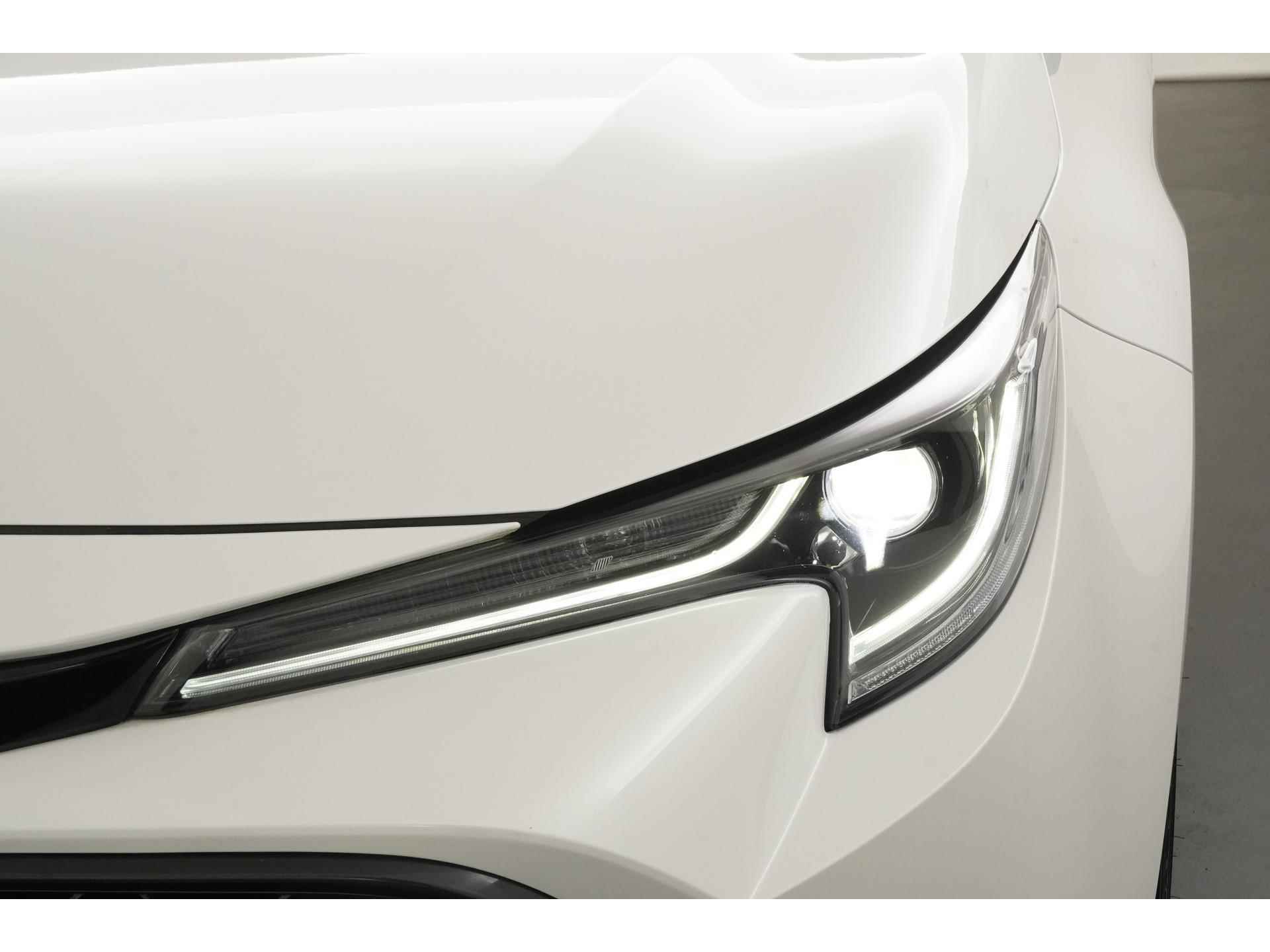 Toyota Corolla Touring Sports 1.8 Hybrid Executive Bi-Tone | Head-up | Camera | Elek klep | Carplay |  Zondag Open! - 23/43