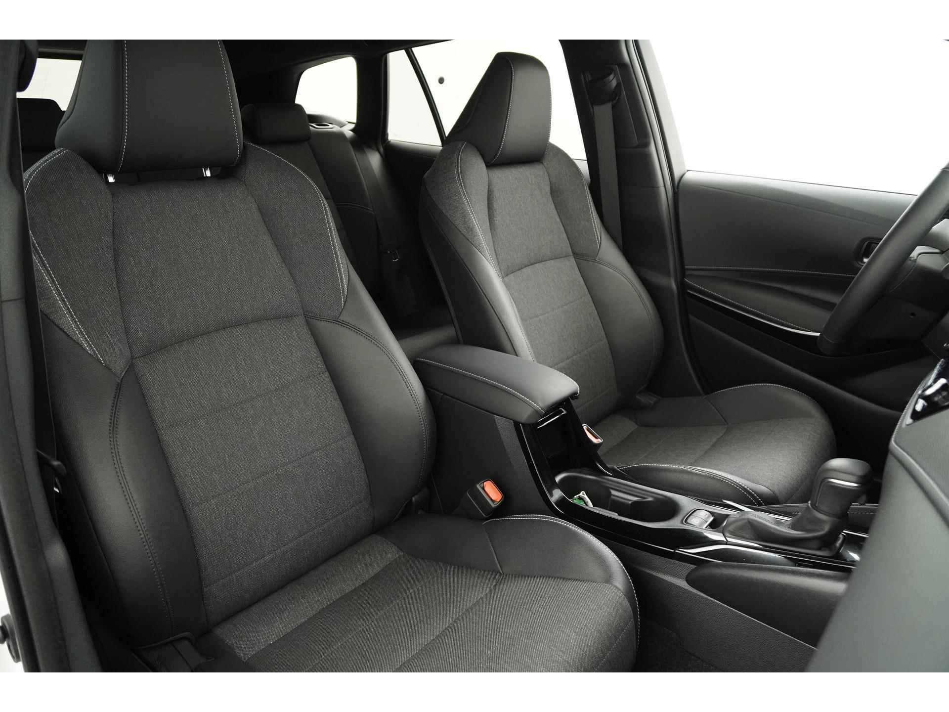 Toyota Corolla Touring Sports 1.8 Hybrid Executive Bi-Tone | Head-up | Camera | Elek klep | Carplay |  Zondag Open! - 29/43