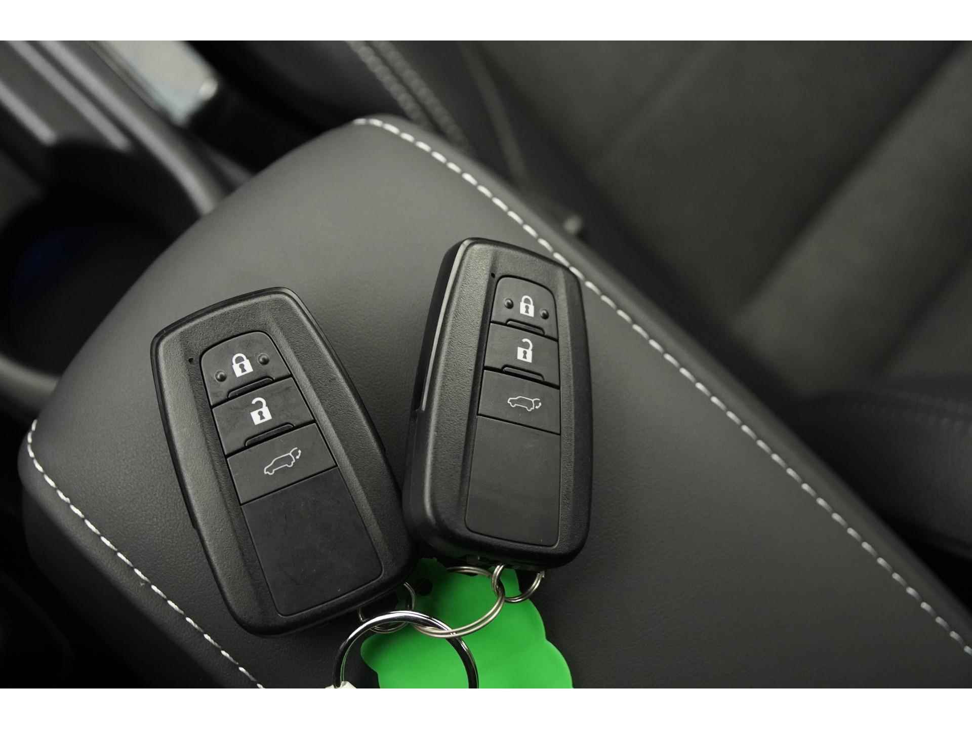 Toyota Corolla Touring Sports 1.8 Hybrid Executive Bi-Tone | Camera | Elek klep | Carplay |  Zondag Open! - 35/43