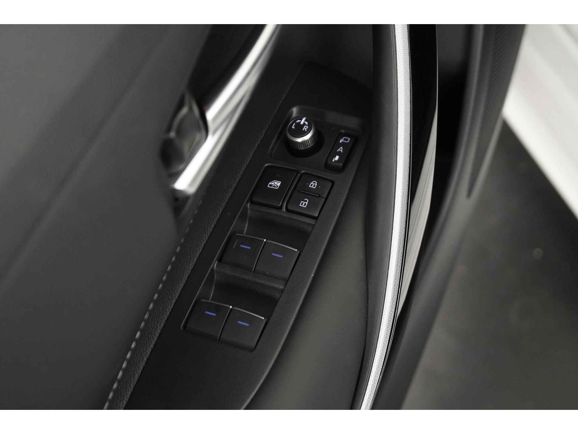 Toyota Corolla Touring Sports 1.8 Hybrid Executive Bi-Tone | Head-up | Camera | Elek klep | Carplay |  Zondag Open! - 37/43