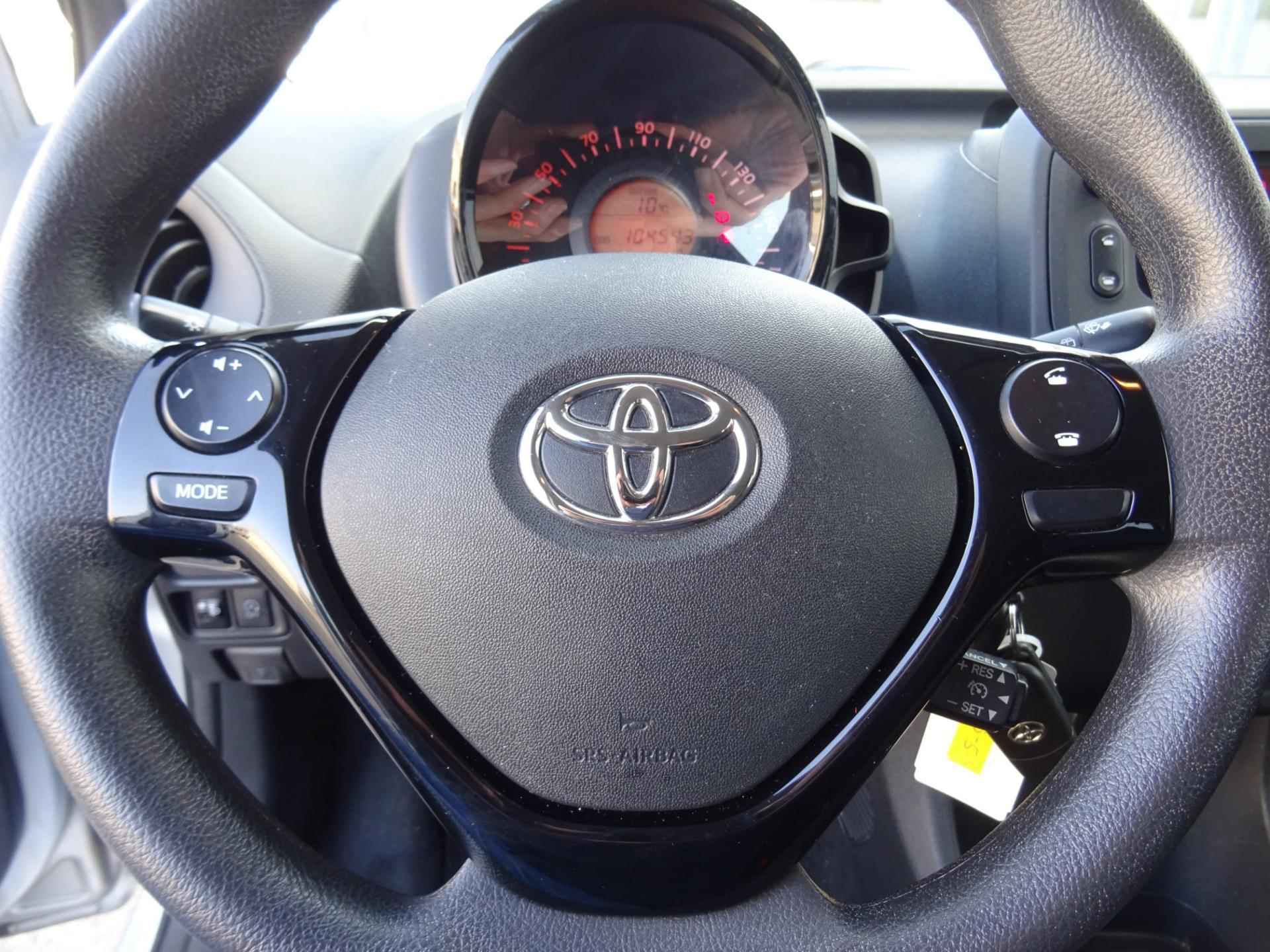 Toyota Aygo 1.0 VVT-i x-fun - 9/12