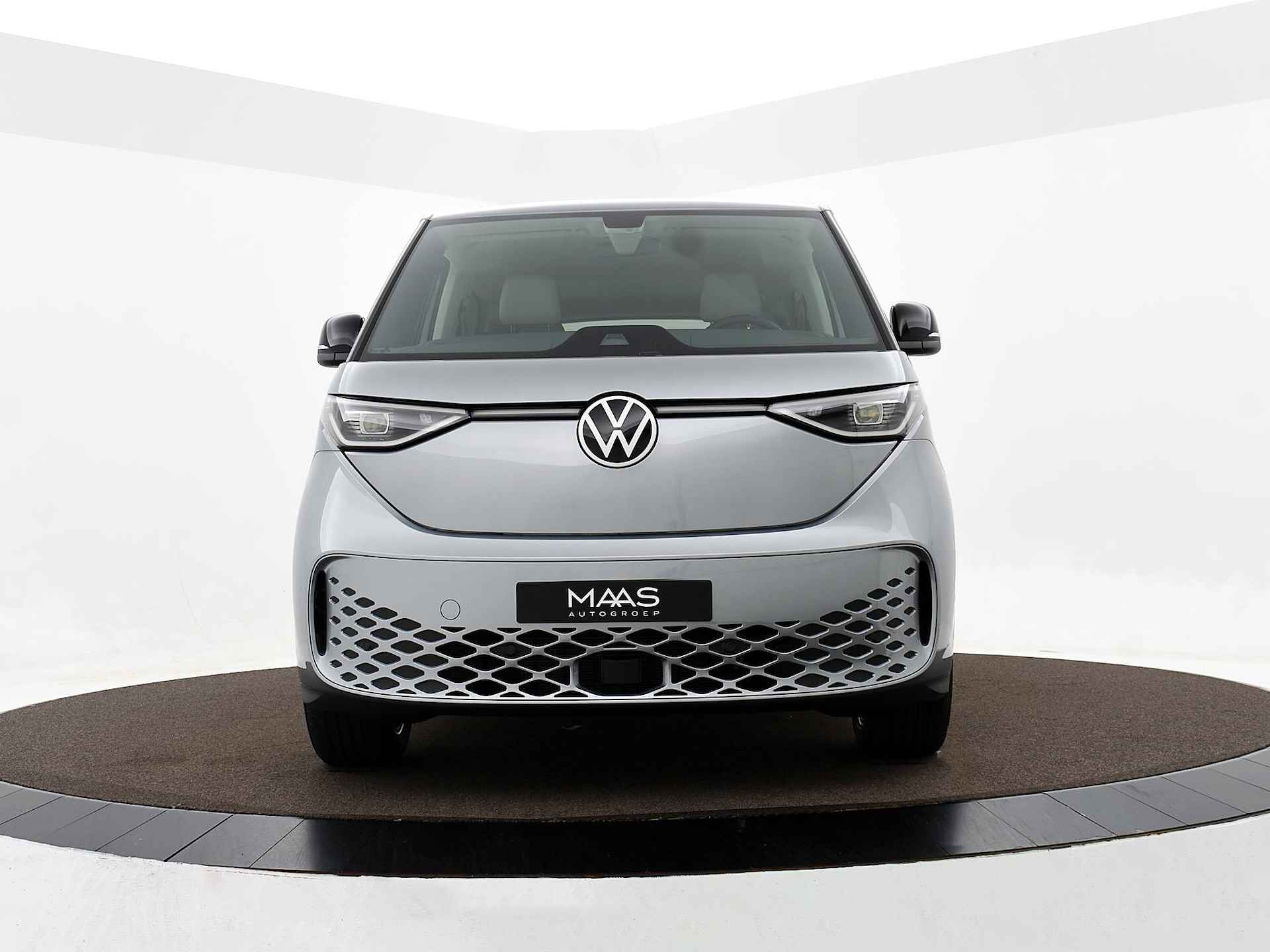 Volkswagen ID. Buzz Pro Advantage Elektromotor 150 kW / 204 pk electr. aandrijving · Assistance pakket · Design pakket · Multimedia pakket · Open & close pakket · trekhaak electrisch uitklapbaar/mechanisch inklapbaar · voerstoelen verwarmbaar · MEGA Sale - 11/33