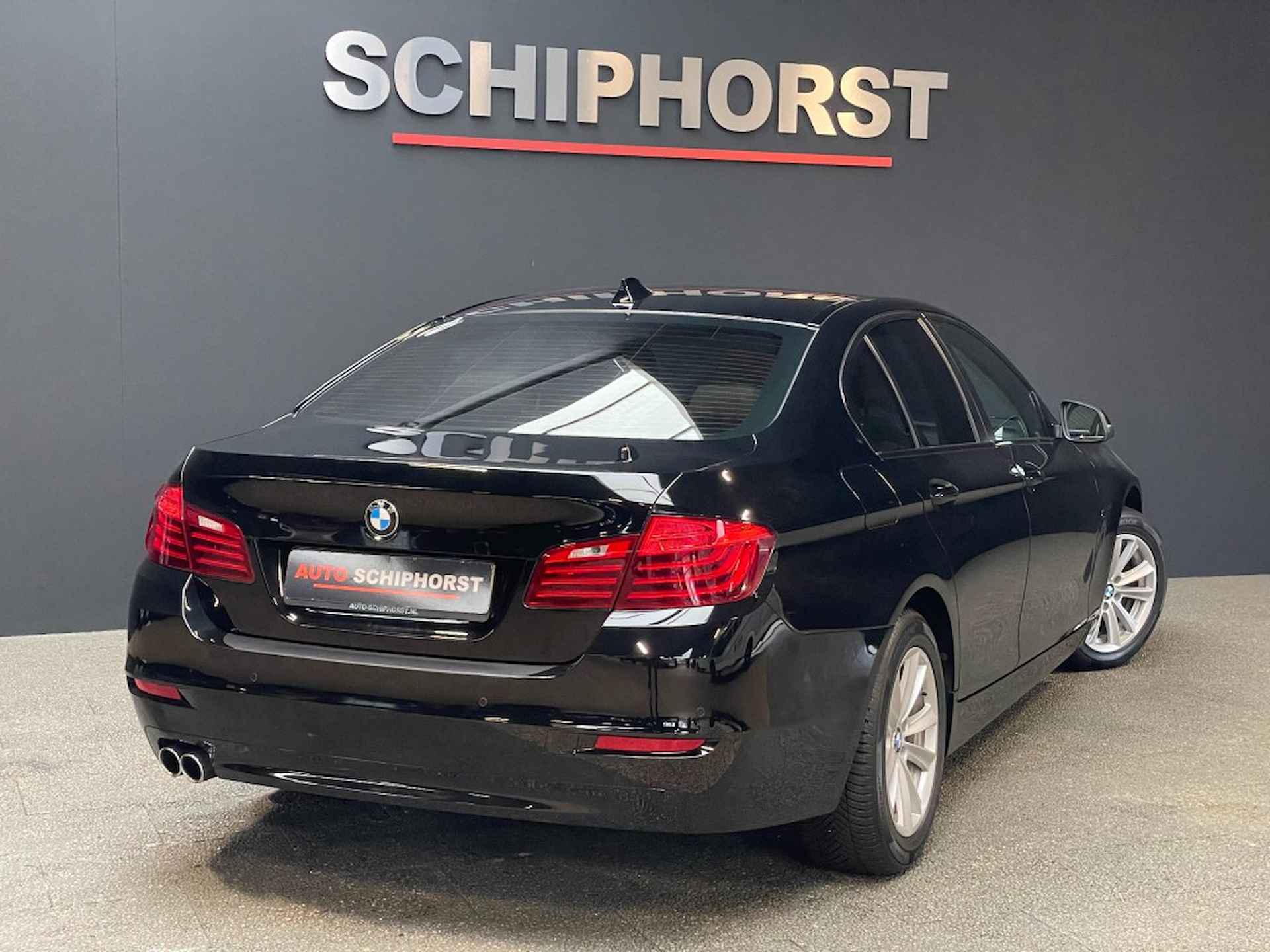 BMW 5-serie 520i Executive/key-less/navi professional/nap/Dealer onderhouden - 3/30