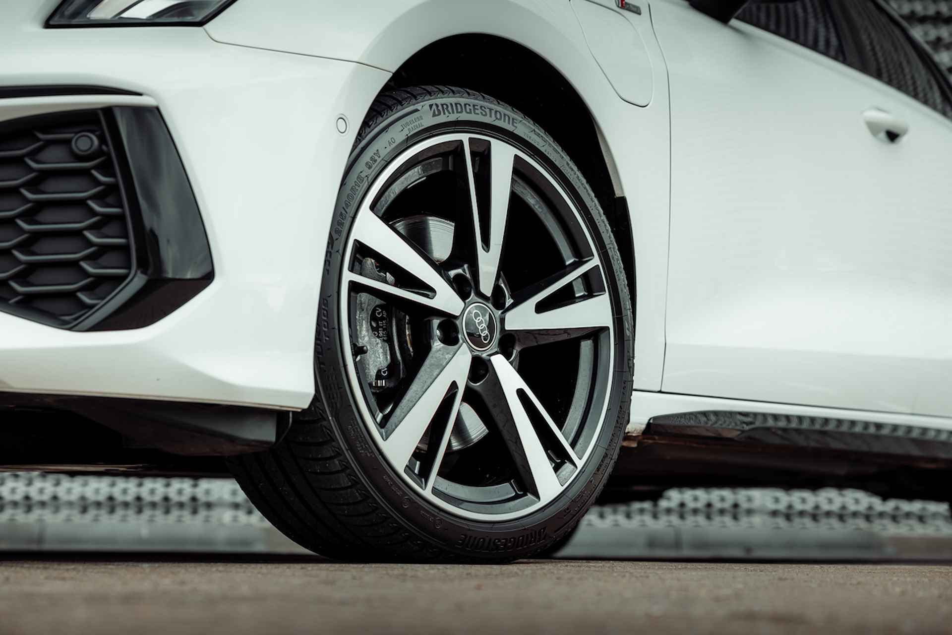 Audi A3 Sportback 40 TFSI e 204pk s-tronic S Line | Comfortsleutel | Stoelverwarming | Optiek zwart | Privacy glass | 18' LM velgen - 8/34