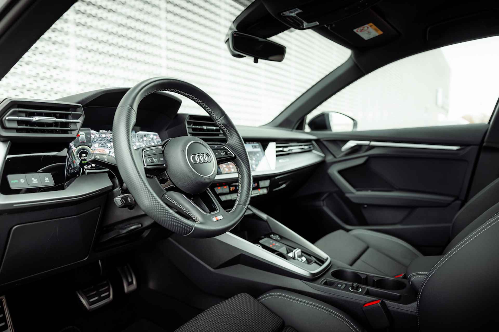 Audi A3 Sportback 40 TFSI e 204pk s-tronic S Line | Comfortsleutel | Stoelverwarming | Optiek zwart | Privacy glass | 18' LM velgen - 19/34