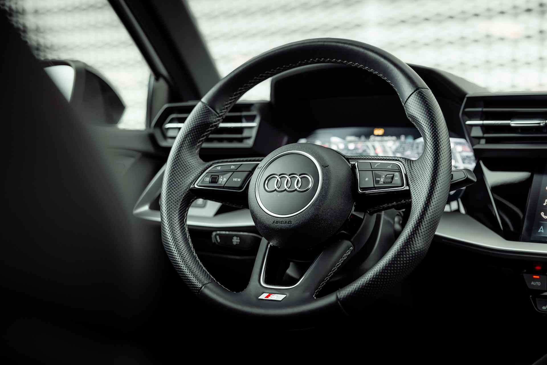 Audi A3 Sportback 40 TFSI e 204pk s-tronic S Line | Comfortsleutel | Stoelverwarming | Optiek zwart | Privacy glass | 18' LM velgen - 24/34