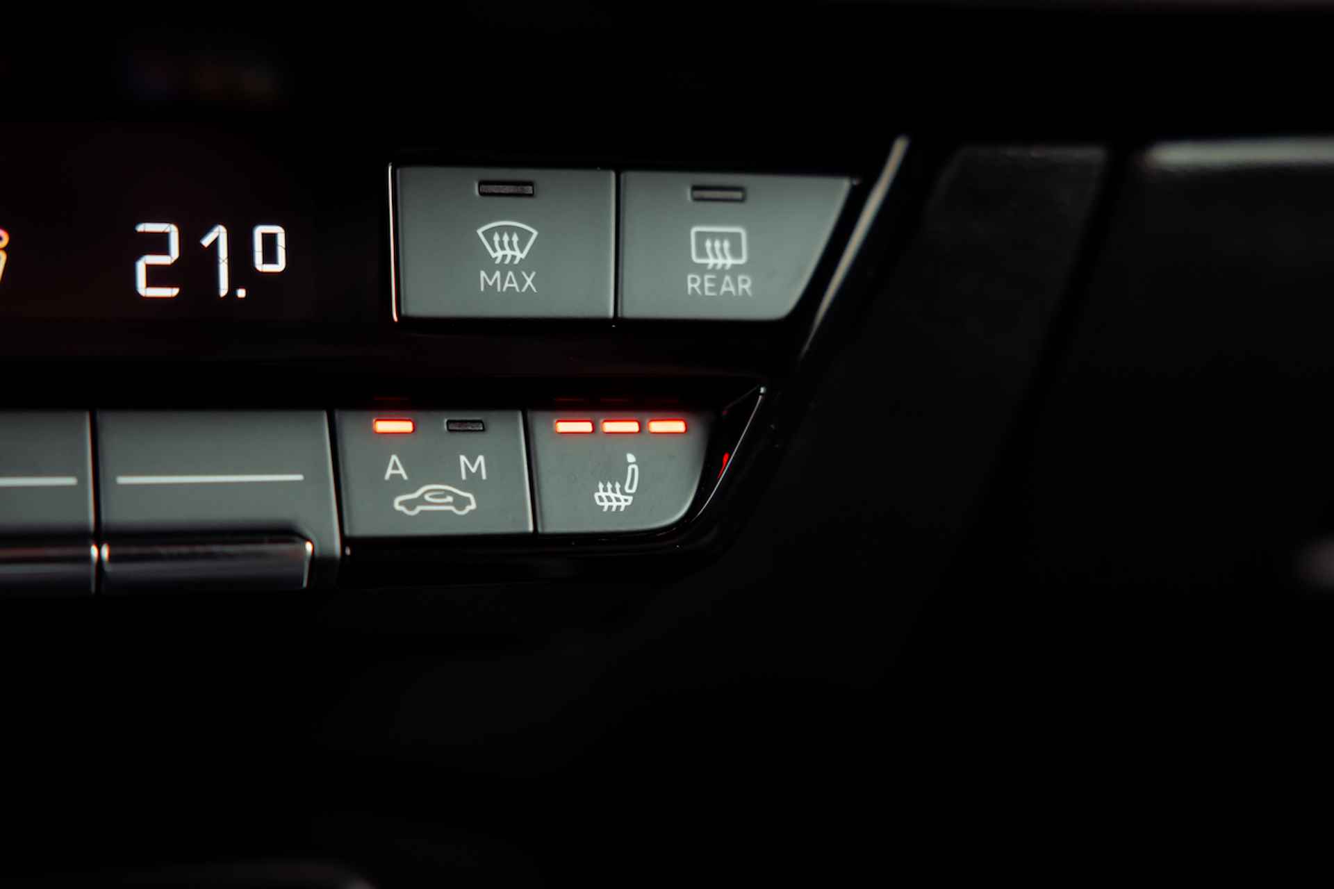 Audi A3 Sportback 40 TFSI e 204pk s-tronic S Line | Comfortsleutel | Stoelverwarming | Optiek zwart | Privacy glass | 18' LM velgen - 30/34