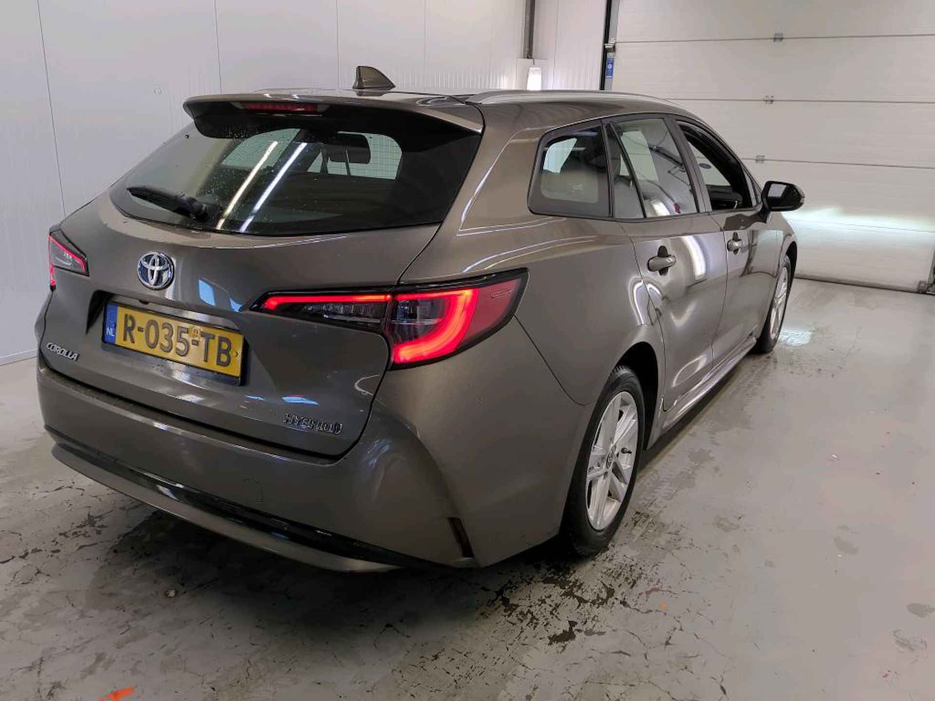 Toyota Corolla Touring Sports 1.8 Hybrid Active NL AUTO | CAMERA | CARPLAY | - 3/17