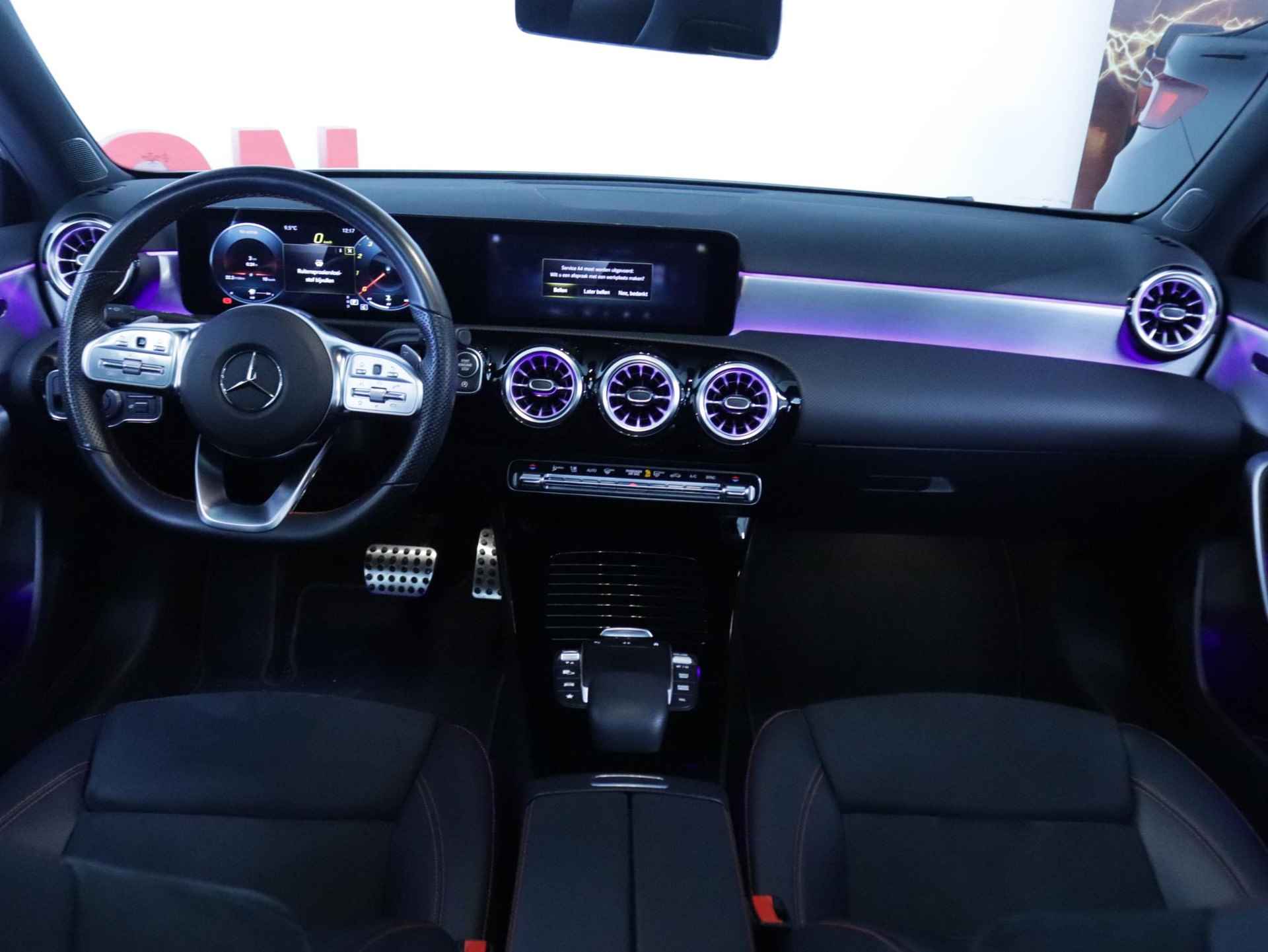 Mercedes-Benz A-klasse 180 Business Solution AMG | Panoramadak | Multibeam LED - 4/43