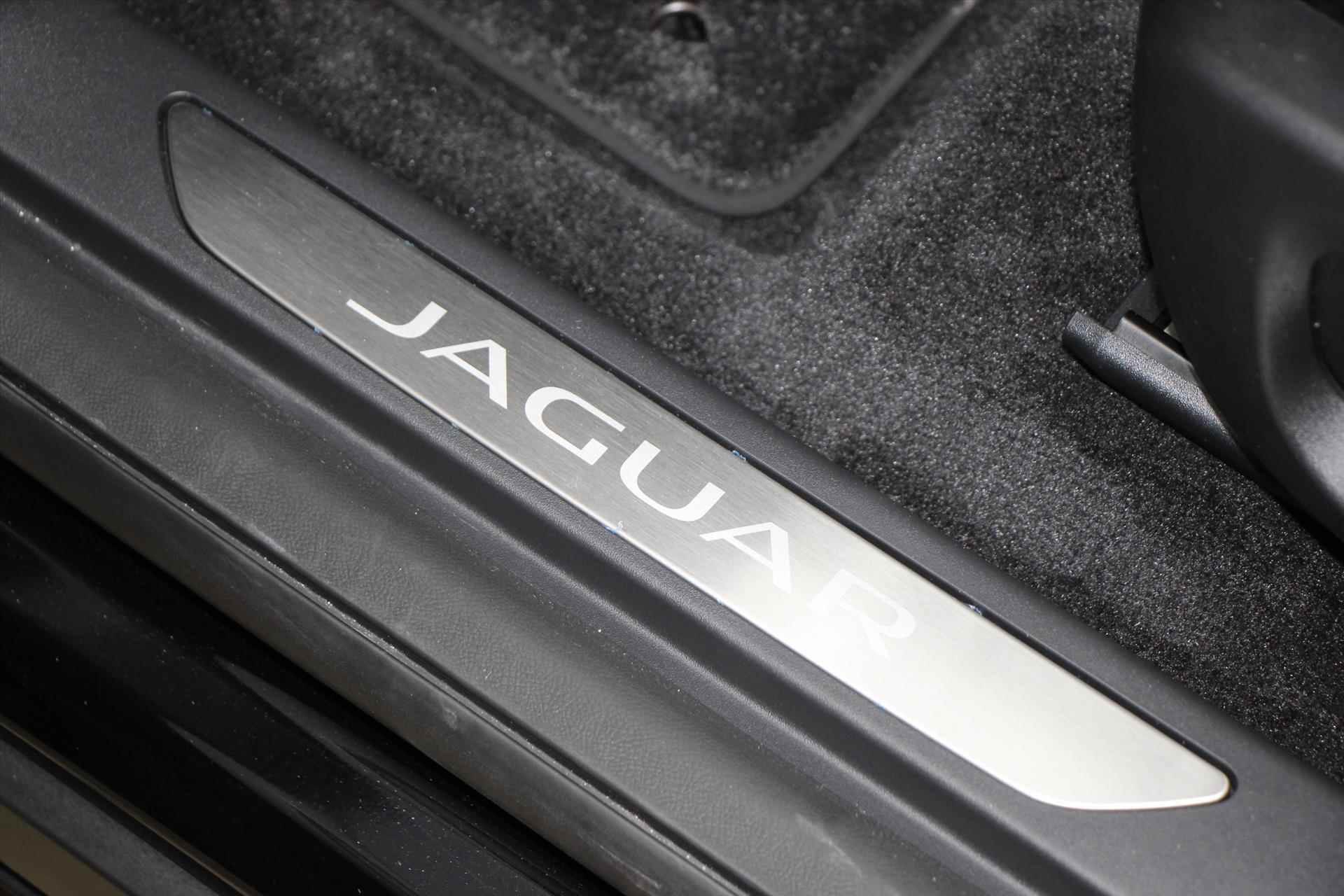Jaguar I-PACE EV400 | Black Limited Edition - 17/26
