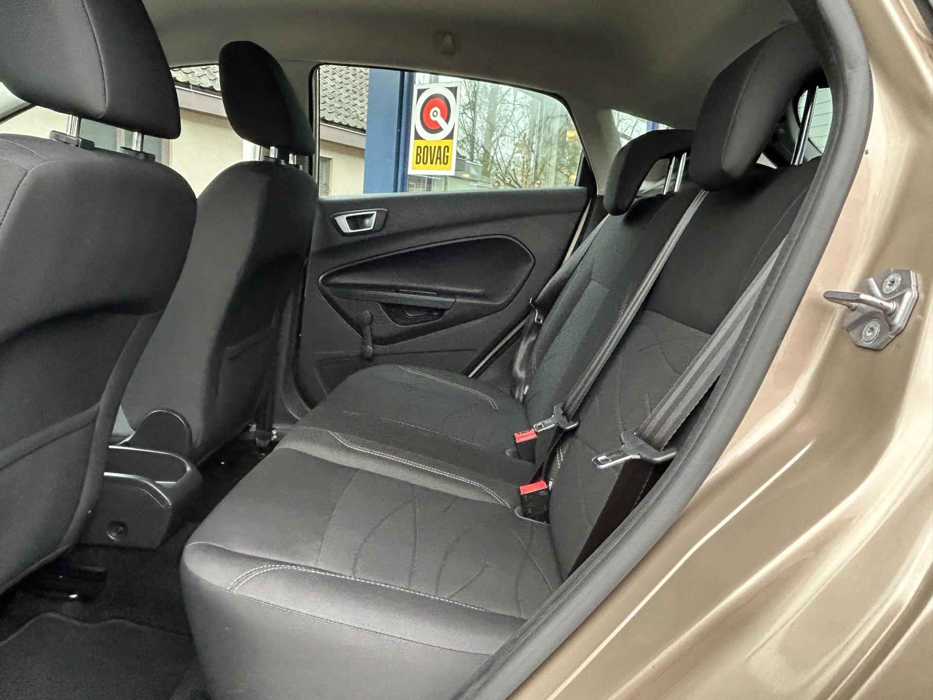 Ford Fiesta 1.0 Style 5Drs Navi Airco Bluetooth 17" LM-Velgen Isofix Elek.Pakket NAP NL-Auto Dealeronderhouden! - 21/23
