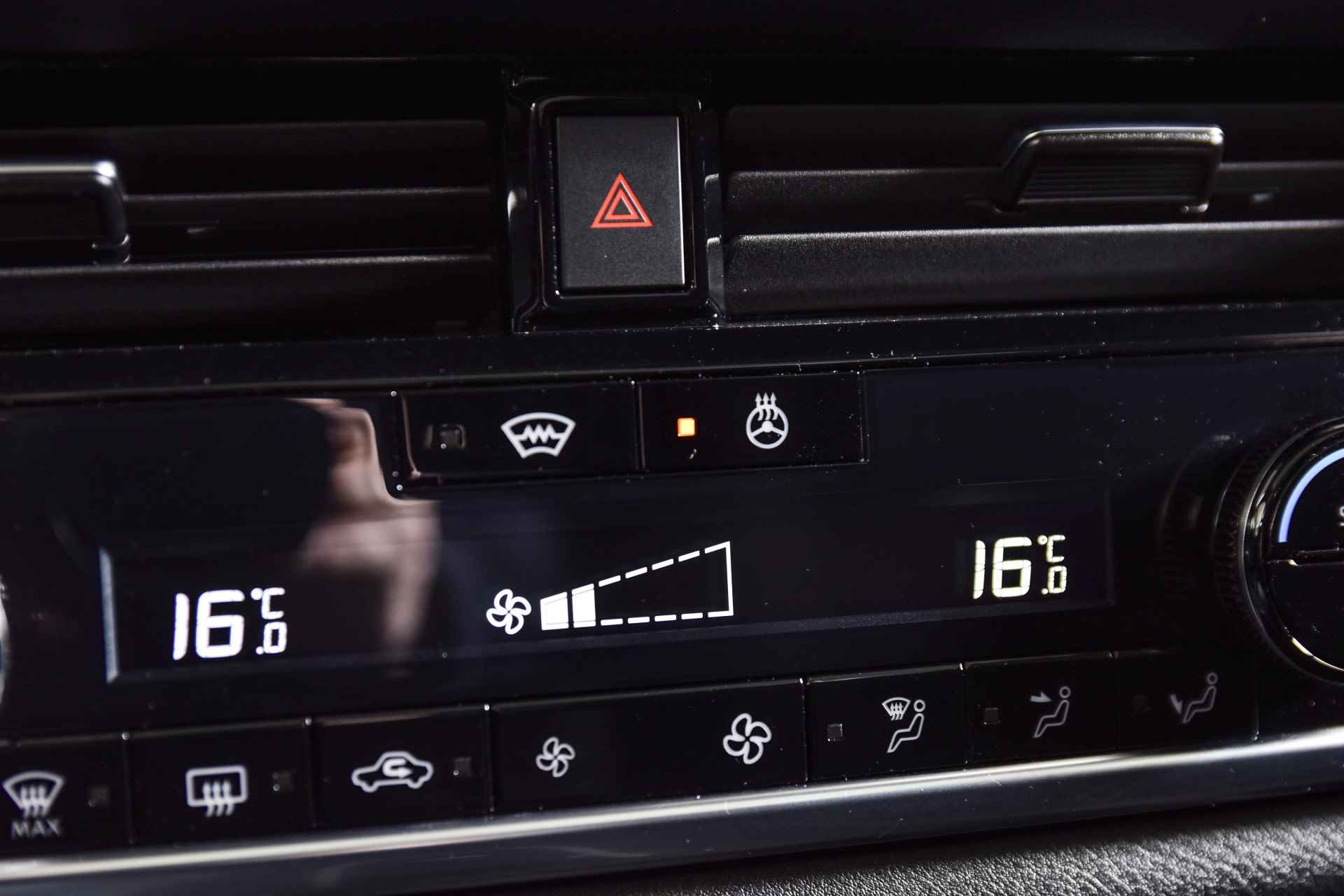 Nissan QASHQAI 1.5 e-Power 190 PK N-Connecta - Automaat | Pano | Dig. Cockpit | Adapt. Cruise | Stoel-+stuurverw. | 360 Camera | PDC | NAV+App. Connect | ECC | LM 18" | - 33/56