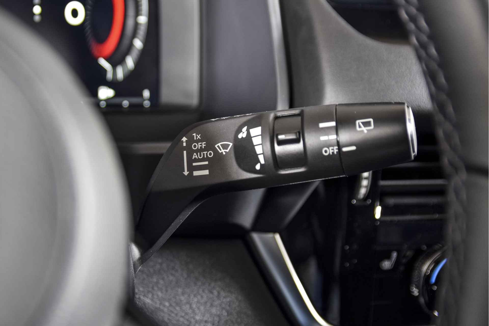 Nissan QASHQAI 1.5 e-Power 190 PK N-Connecta - Automaat | Pano | Dig. Cockpit | Adapt. Cruise | Stoel-+stuurverw. | 360 Camera | PDC | NAV+App. Connect | ECC | LM 18" | 0800 - 45/56