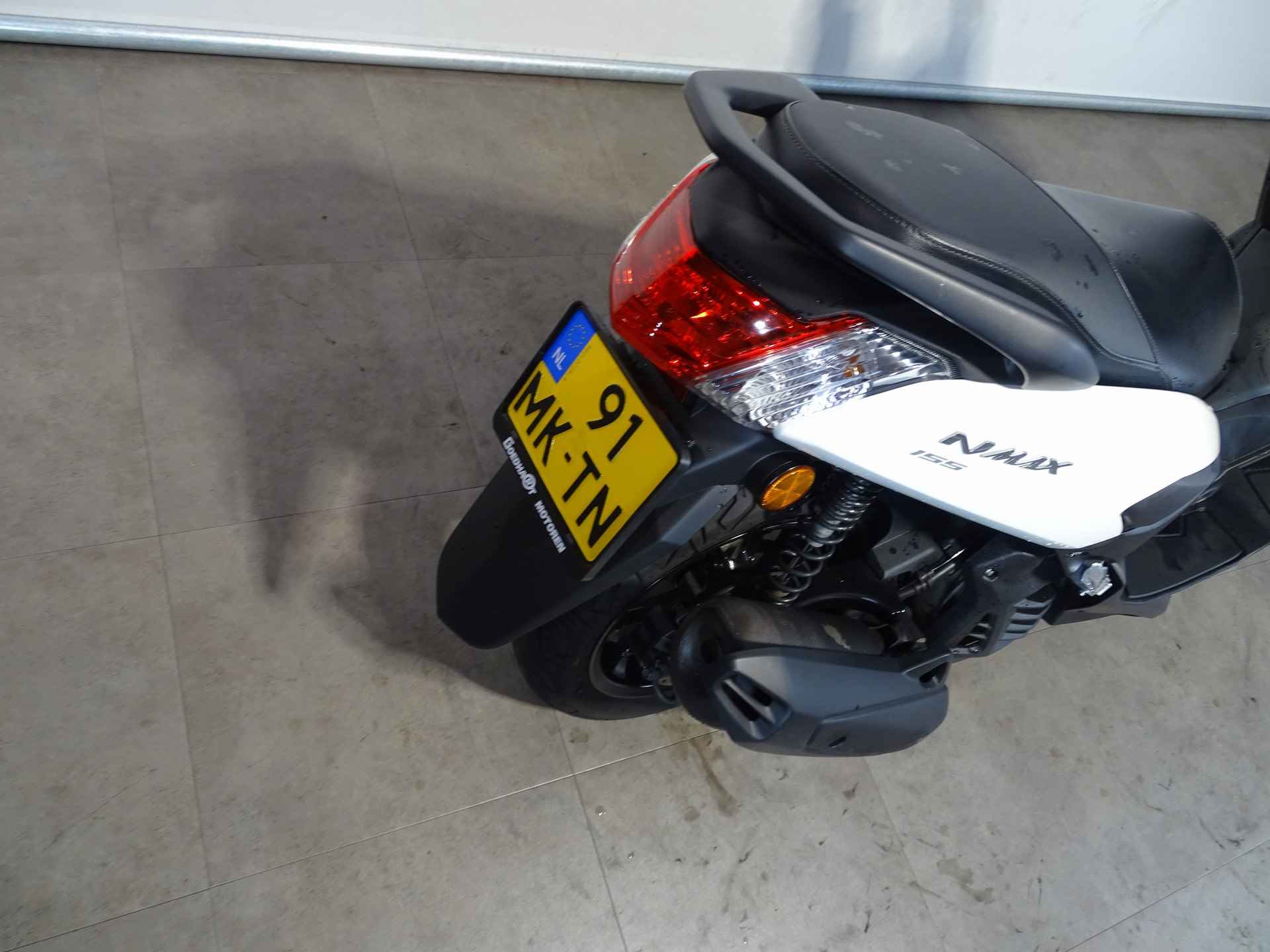 Yamaha NMAX 155 - 3/8