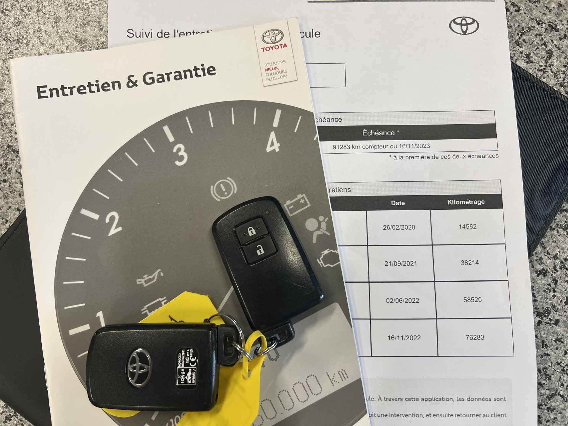 Toyota Auris 1.8 Hybrid Black Edition / Bi tone | Navi | Toyota Dealer onderhouden | Rijklaar!! - 6/36