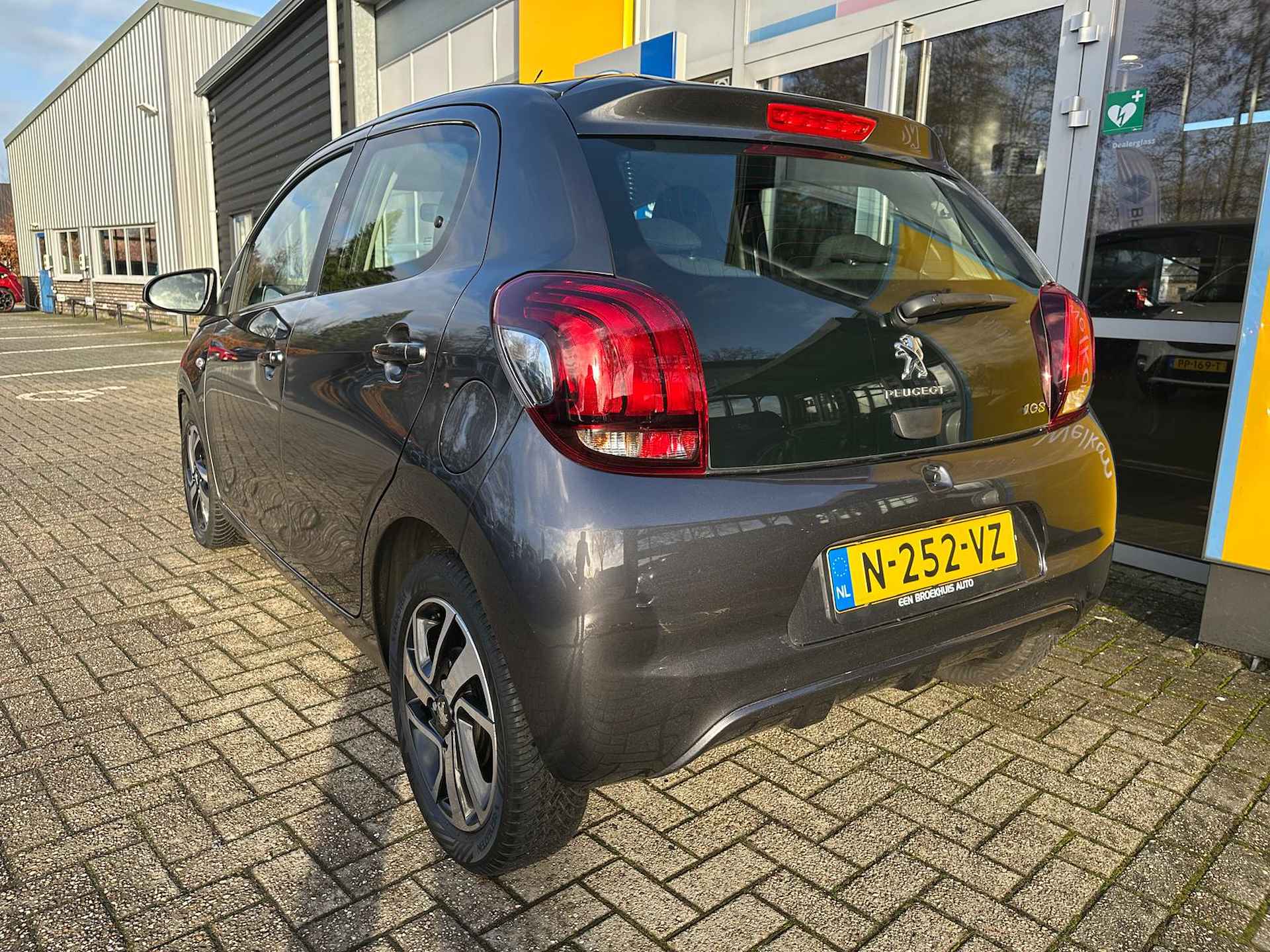 Peugeot 108 1.0 72PK Allure | APPLE CARPLAY/ANDROID AUTO| CAMERA| CLIMATE CONTROL| 4 SEIZOENEN BANDEN| DAB | - 5/32