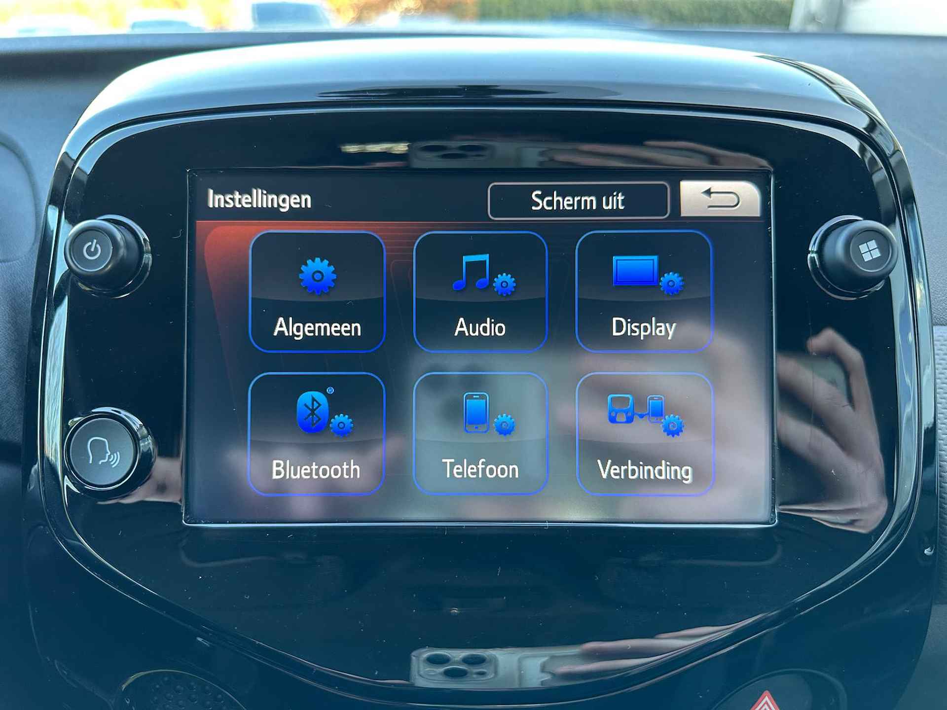 Peugeot 108 1.0 72PK Allure | APPLE CARPLAY/ANDROID AUTO| CAMERA| CLIMATE CONTROL| 4 SEIZOENEN BANDEN| DAB | - 19/32