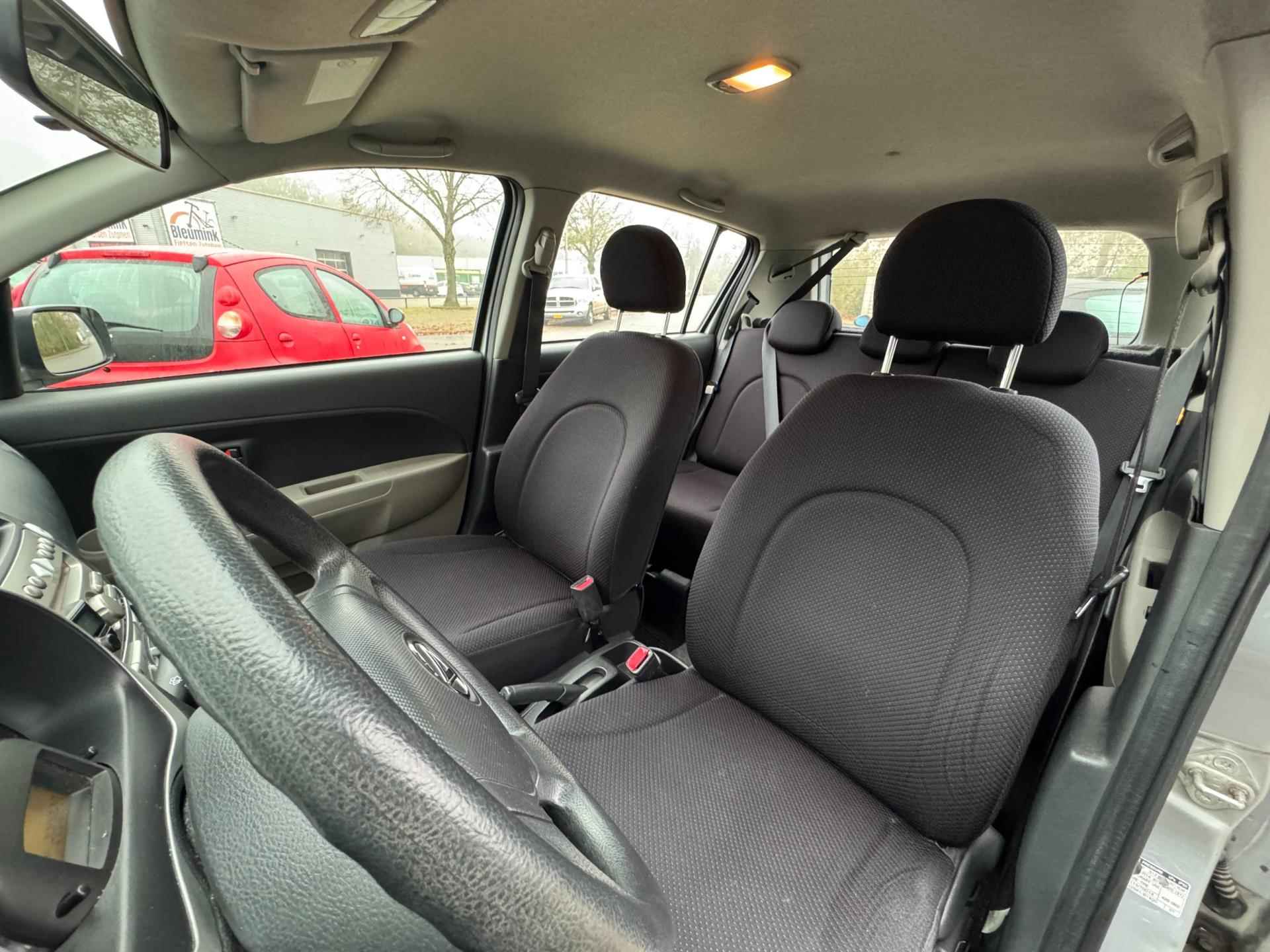 Daihatsu Sirion 2 1.3-16V Comfort - 7/14