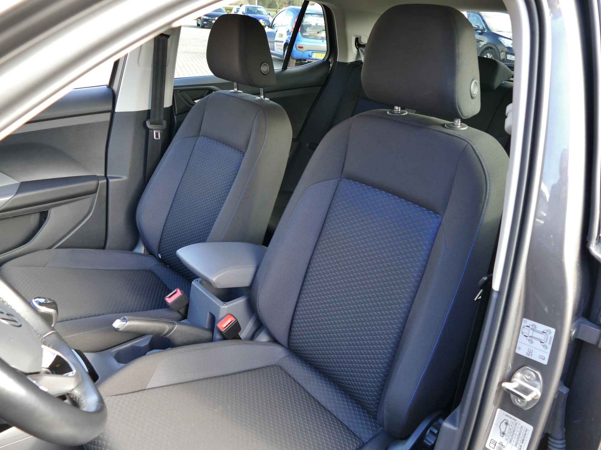 Volkswagen T-Cross 1.0 TSI | Apple CarPlay / Android auto | verwarmde stoelen | all-season-banden | navigatie - 5/55