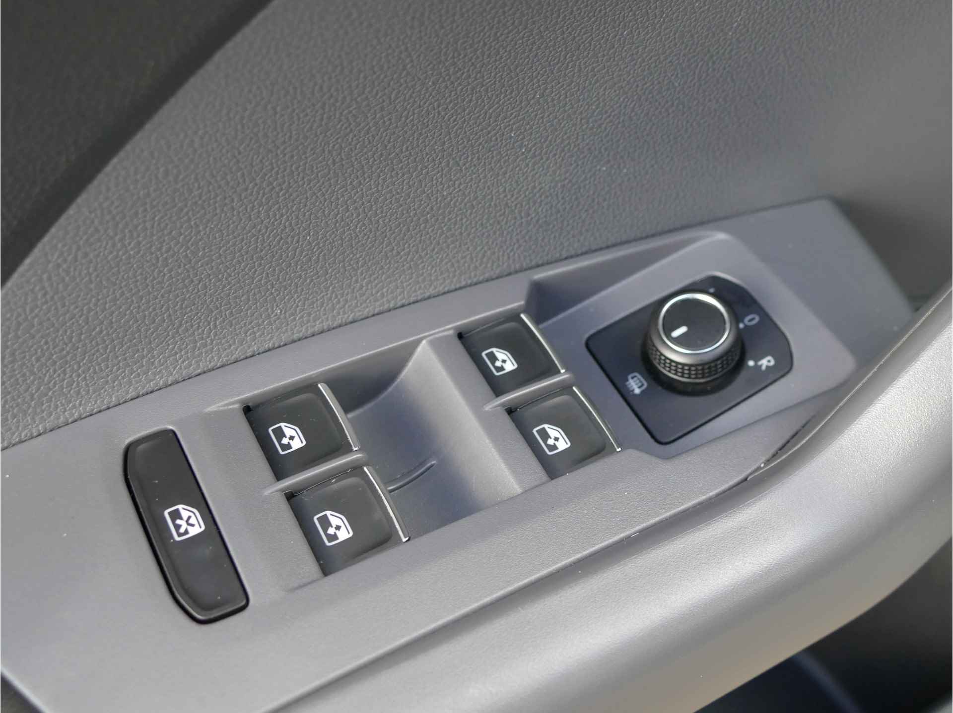 Volkswagen T-Cross 1.0 TSI | Apple CarPlay / Android auto | verwarmde stoelen | all-season-banden | navigatie - 32/55