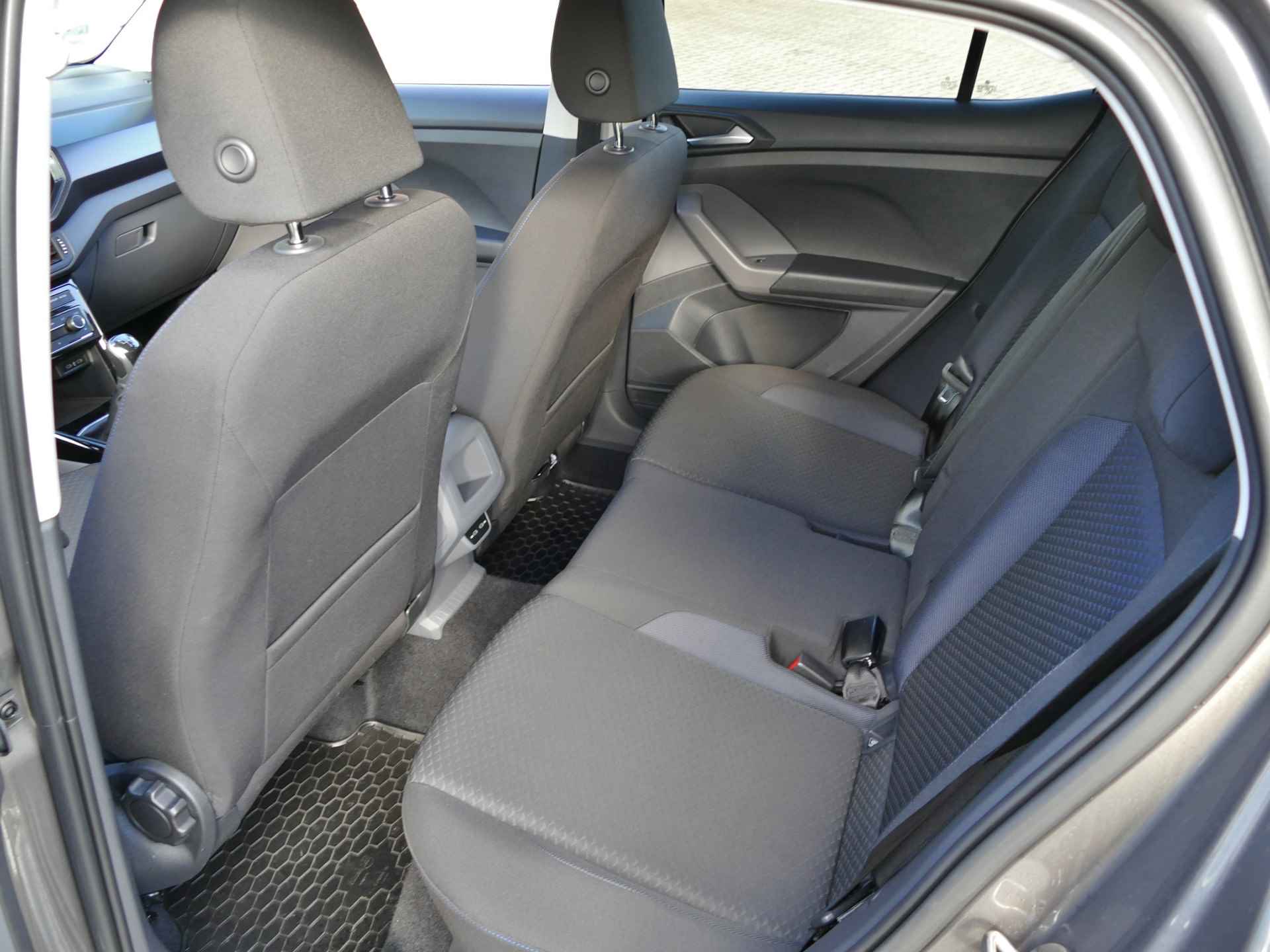 Volkswagen T-Cross 1.0 TSI | Apple CarPlay / Android auto | verwarmde stoelen | all-season-banden | navigatie - 36/55