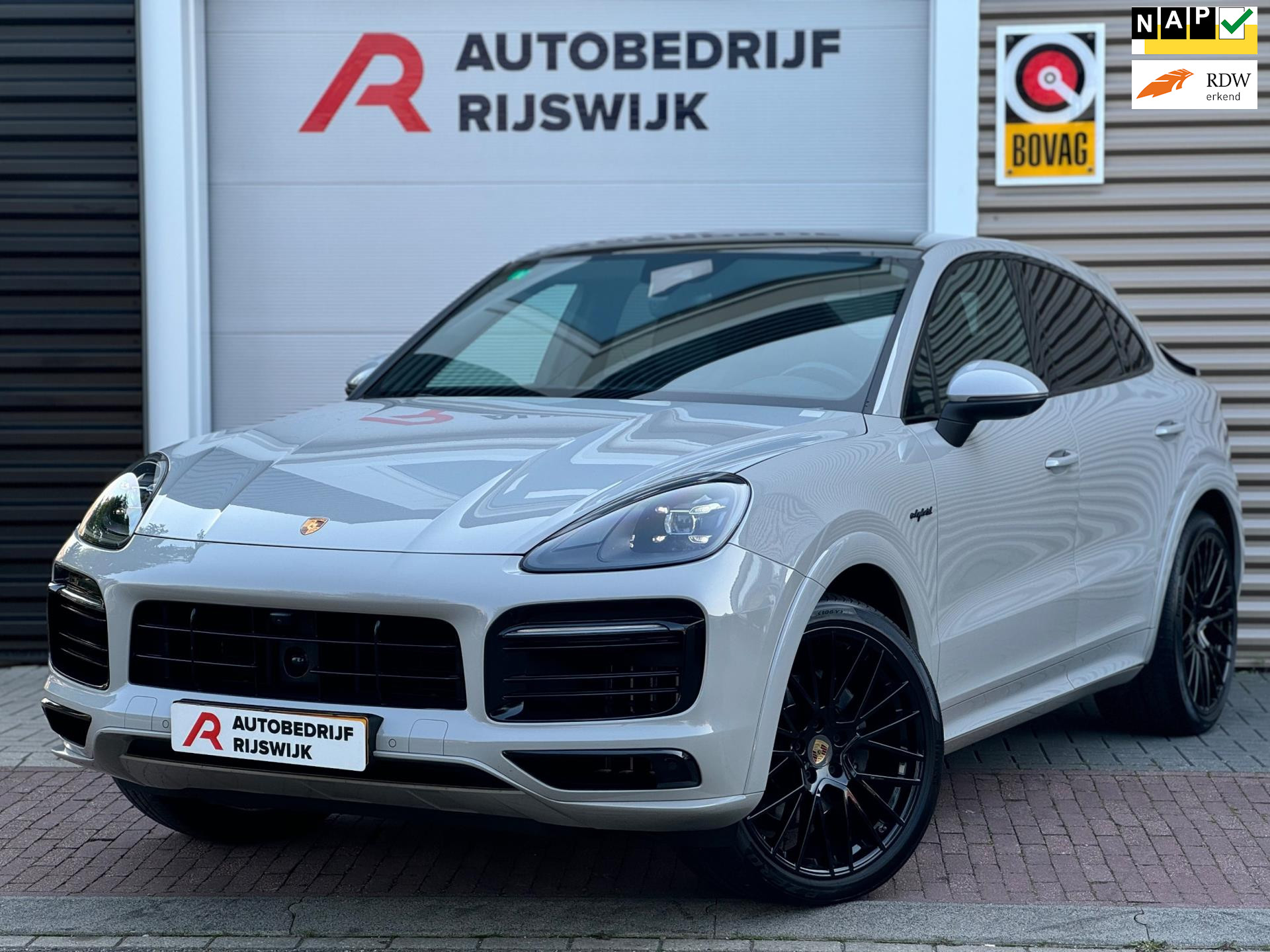 Porsche Cayenne Coupé 3.0 E-Hybrid Krijt/Pano/360/Vol!