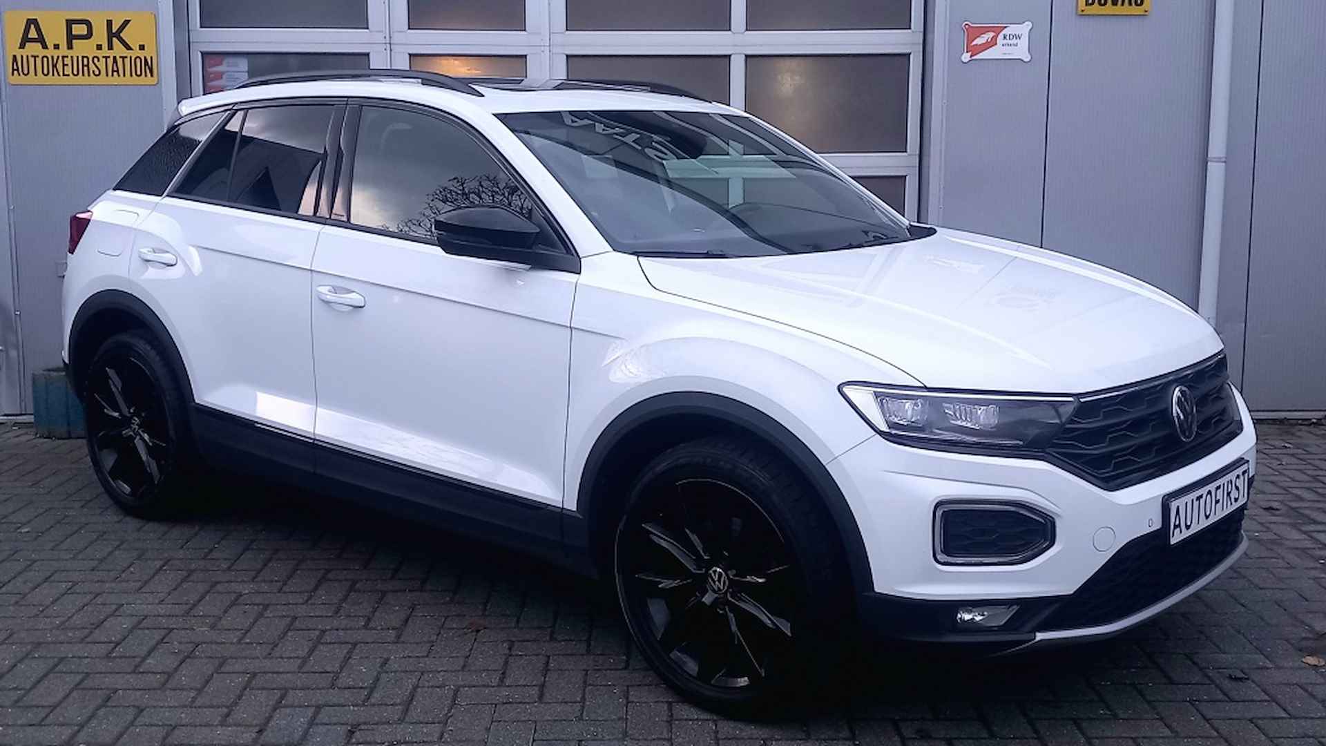 Volkswagen T-Roc  T-Roc 1.5 TSI Sport *Led*pano*acc*Dsg*Keyless* - 10/28