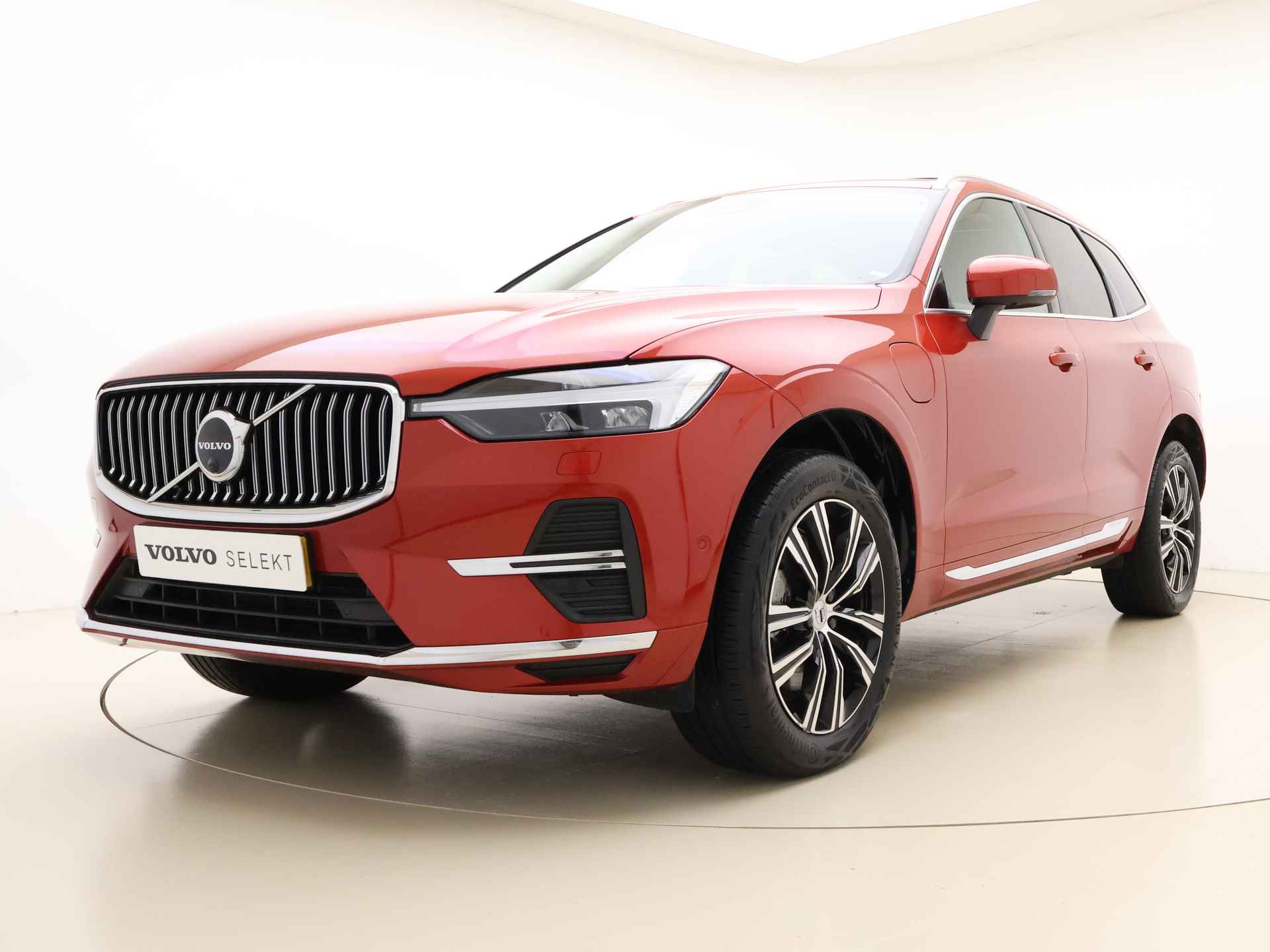 Volvo XC60 T6 350pk AWD Inscription / Long range / H&K Audio / Leder / Panoramadak / FULL-LED / Stoel + Stuurw. Verwarming / Elektr. Bestuurdersstoel / 360 Camera / Trekhaak / 19'' / ACC / Draadloze oplader / - 26/46