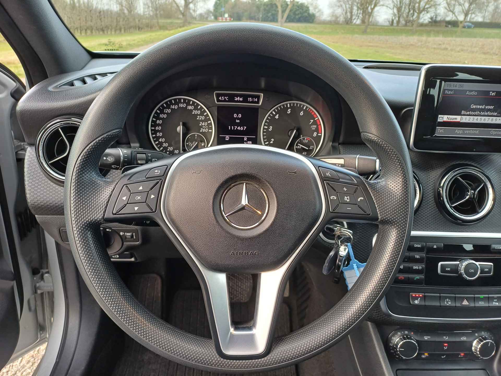 Mercedes-Benz A-Klasse 180 /Pano/Leer/Cam/Navi/Cruise/17"/Stoel verw./Tel/ - 41/47