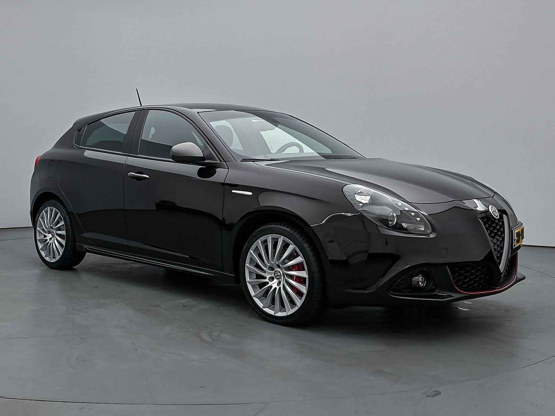 Alfa Romeo Giulietta Super 170 pk Automaat | Navigatie | Parkeersensoren Achter | Lederen Bekleding | Voorstoelen Verwarmd | LED Dagrijverlichting | Schakelflippers op Stuur | Start/Stop Systeem | Climate Control | Cruise Control | 18" Lichtmetalen Velgen | - 4/30