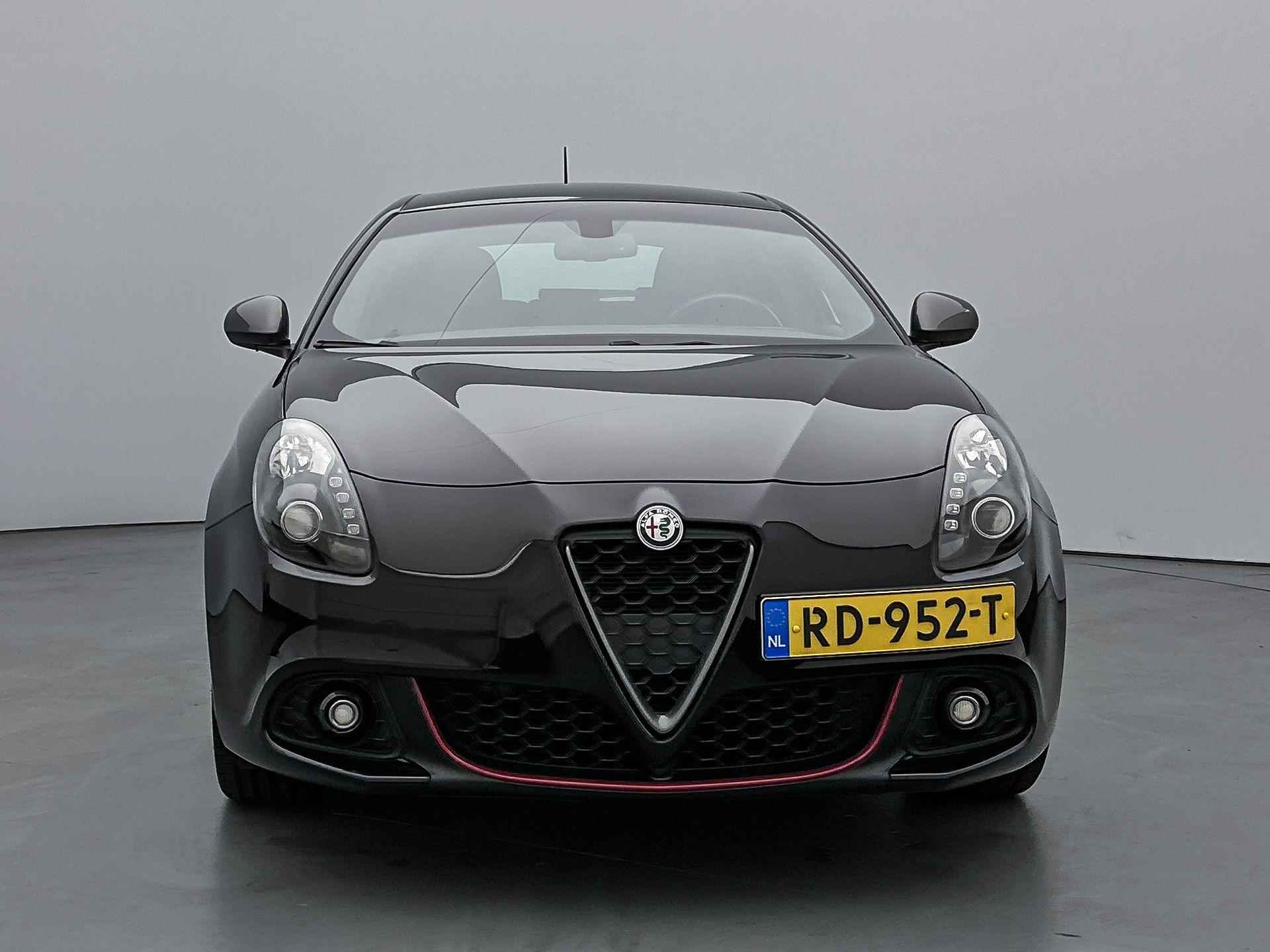 Alfa Romeo Giulietta Super 170 pk Automaat | Navigatie | Parkeersensoren Achter | Lederen Bekleding | Voorstoelen Verwarmd | LED Dagrijverlichting | Schakelflippers op Stuur | Start/Stop Systeem | Climate Control | Cruise Control | 18" Lichtmetalen Velgen | - 5/30