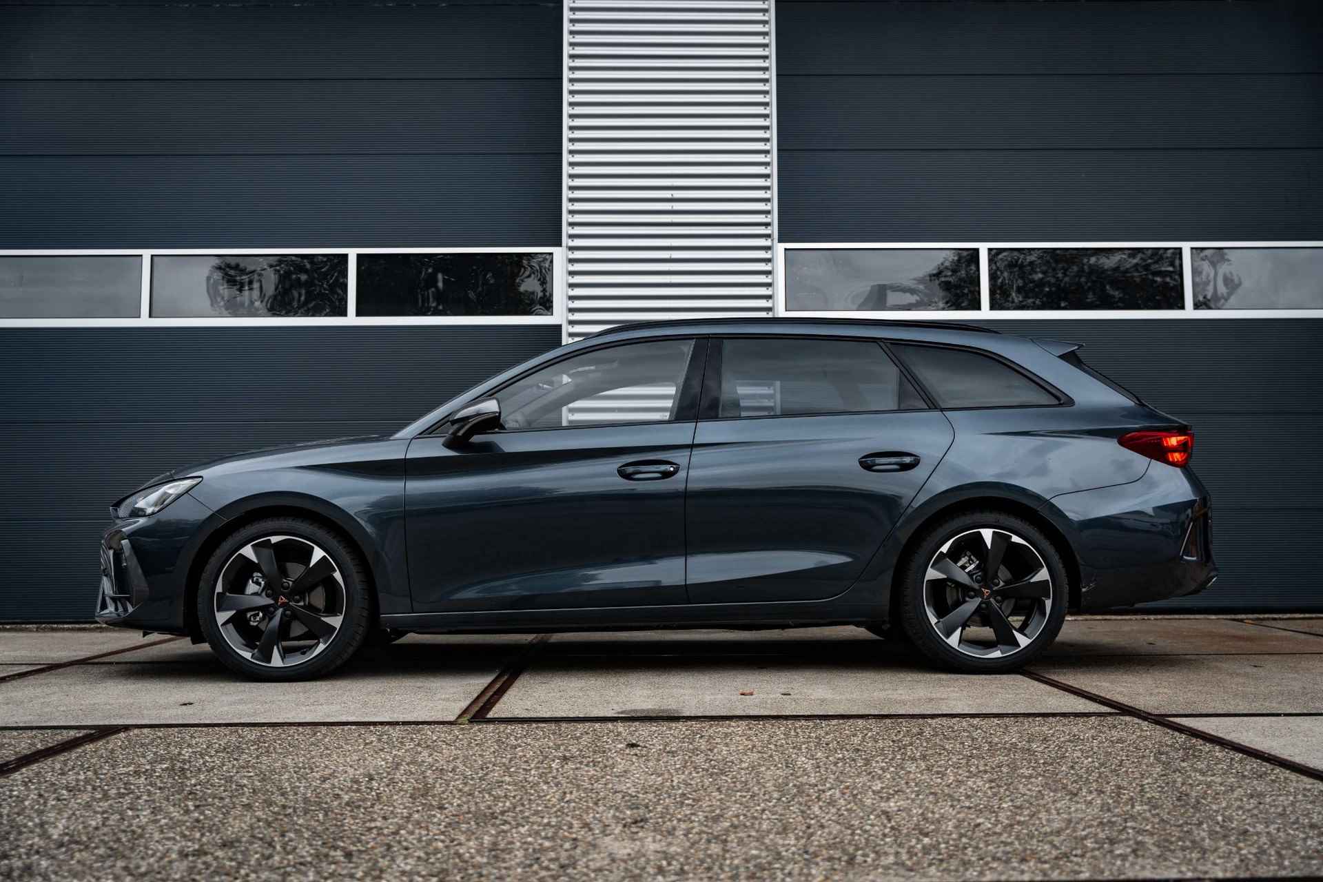 Cupra Leon Sportstourer 1.5 eTSI VZ | Stoel/Stuur verw. | Camera | ACC | 18'' - 3/20