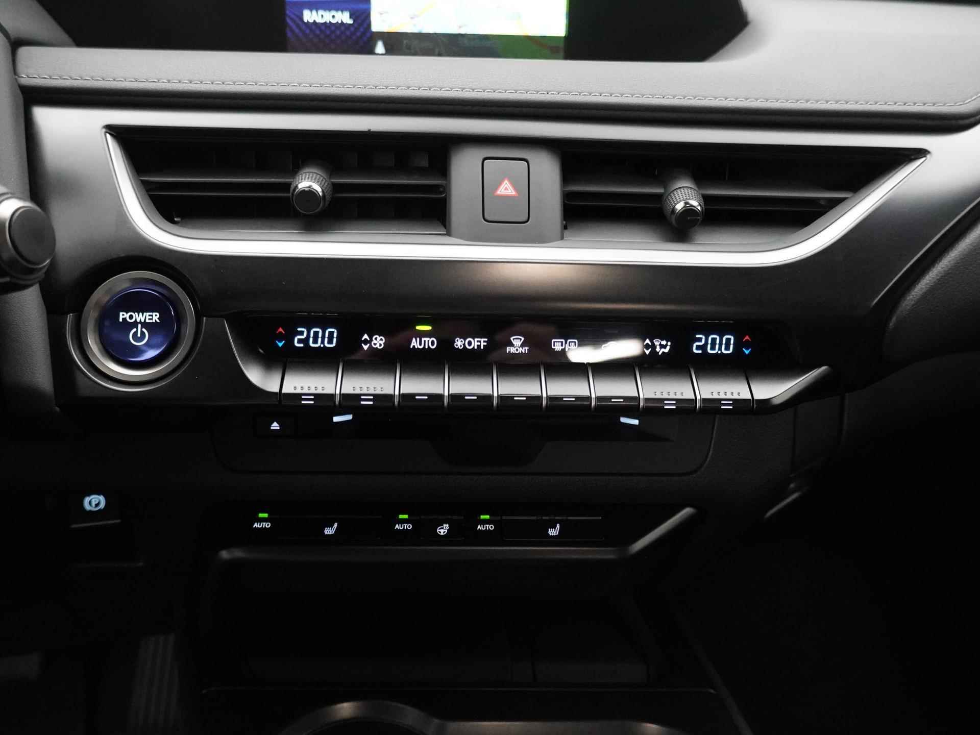 Lexus UX 250h First Edition | Navigatie | Apple Carplay | Android Auto | Stoelverwarming | Stuurwielverwarming | - 18/27