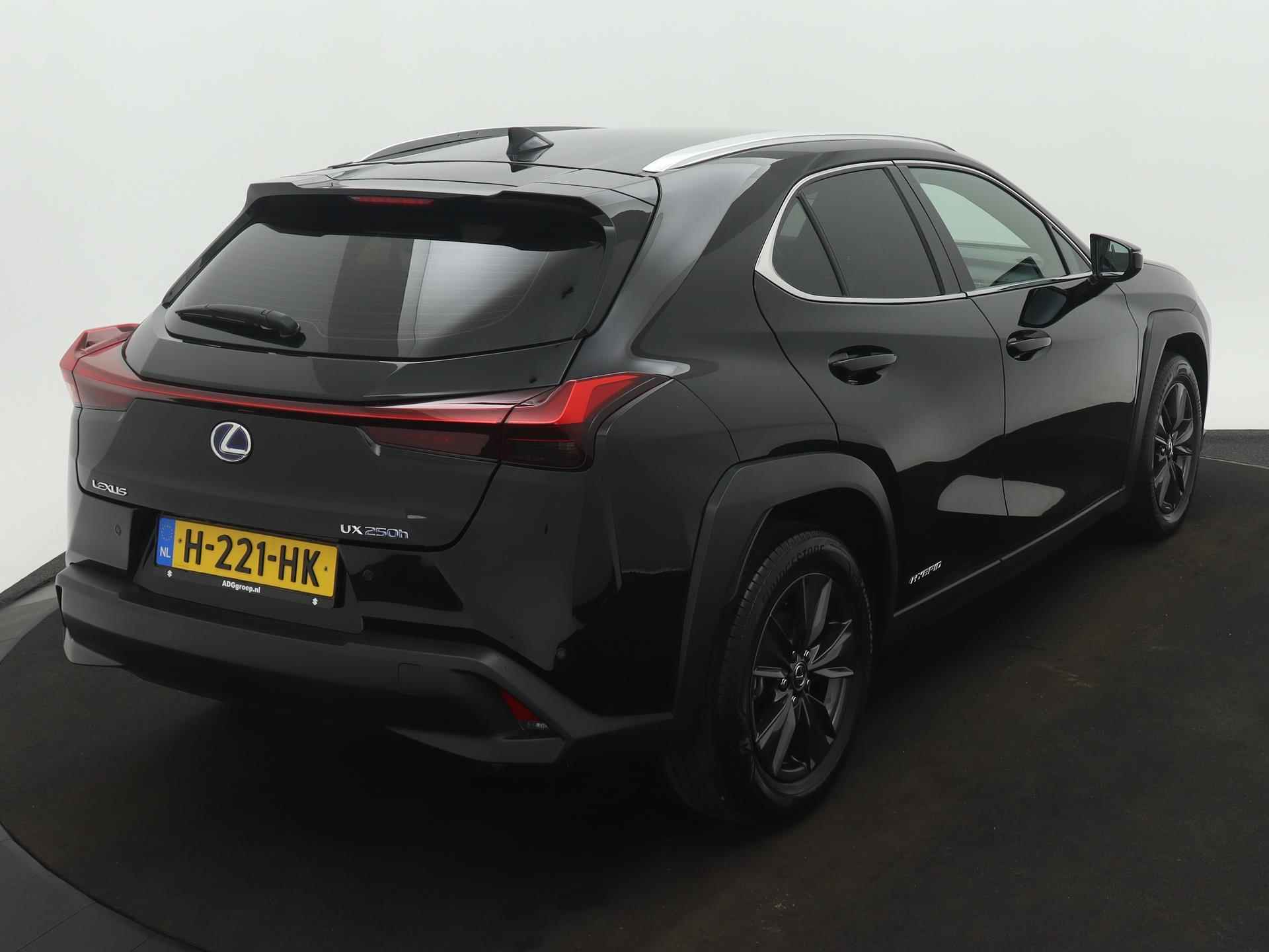 Lexus UX 250h First Edition | Navigatie | Apple Carplay | Android Auto | Stoelverwarming | Stuurwielverwarming | - 12/27