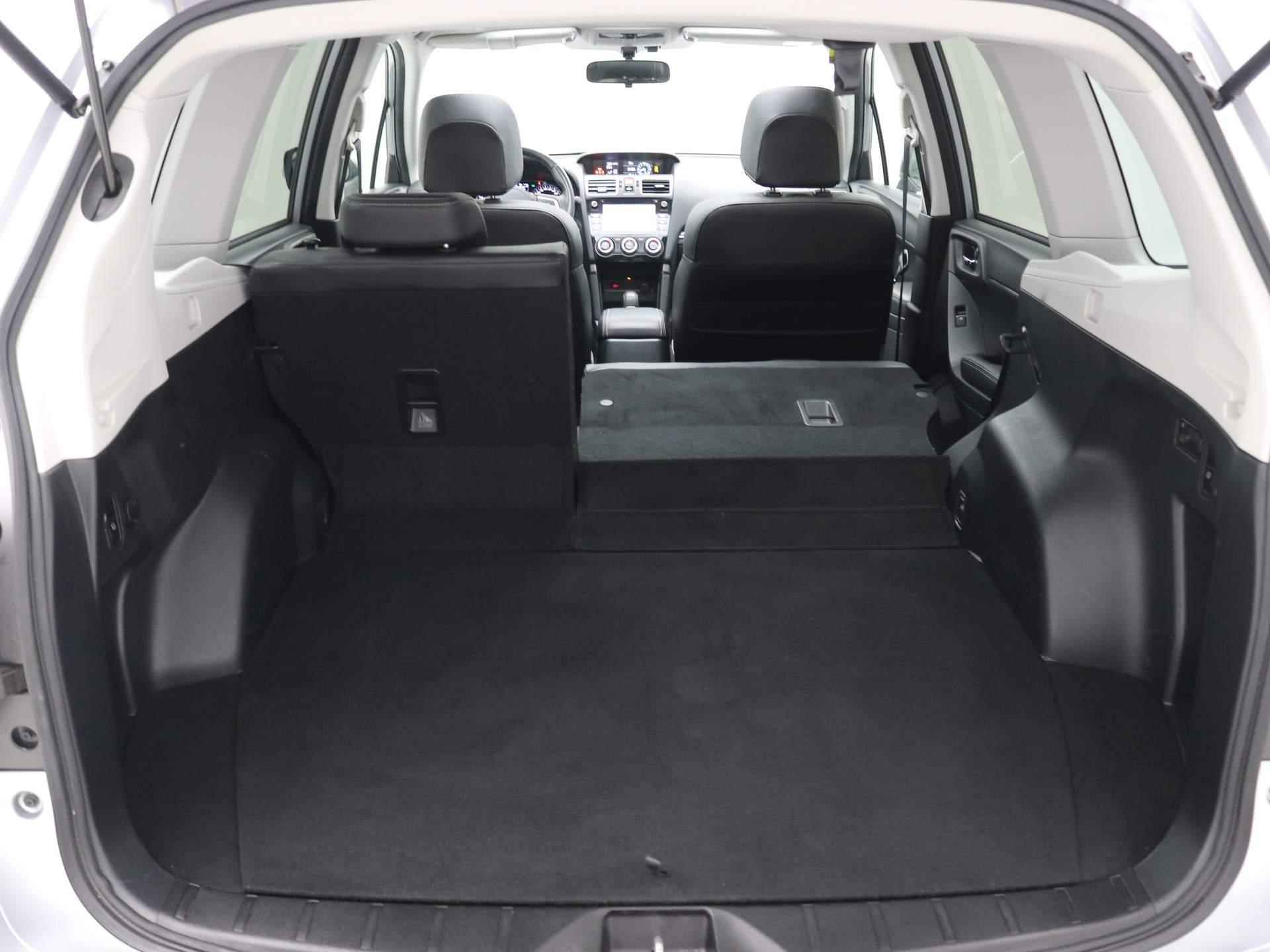 Subaru Forester 2.0 Premium AUTOMAAT AWD / Trekhaak / 2000KG Trekgewicht / Navigatie / Glazen schuif-kanteldak / LED / Lederen bekleding / Historie aanwezig / - 27/68