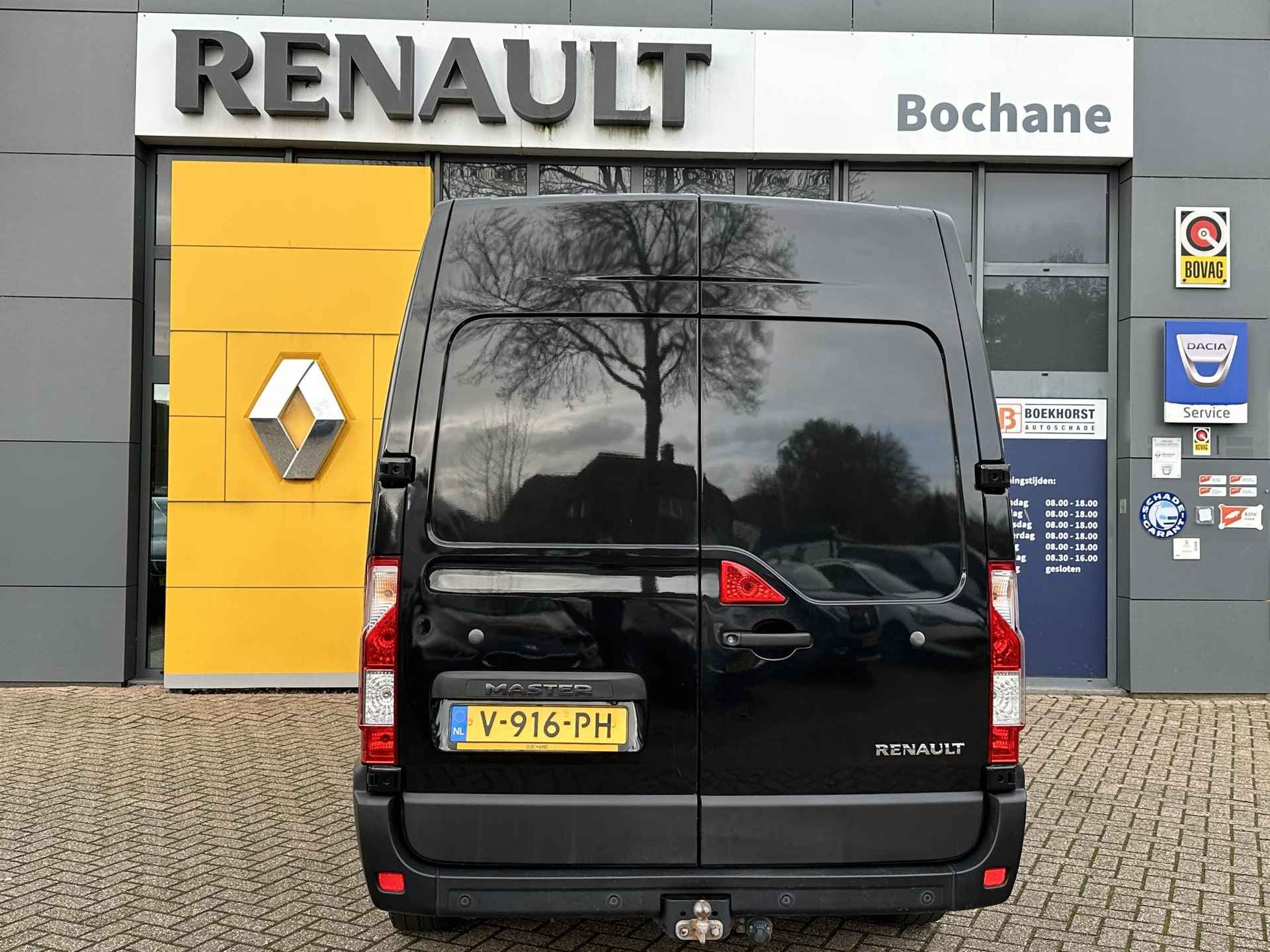 Renault Master T33 2.3 dCi 130 L2H2 | 1e eigenaar! | Navi | Airco | Cruise | Trekhaak | PDC + Camera | All season banden | Bedrijfswageninrichting - 6/28