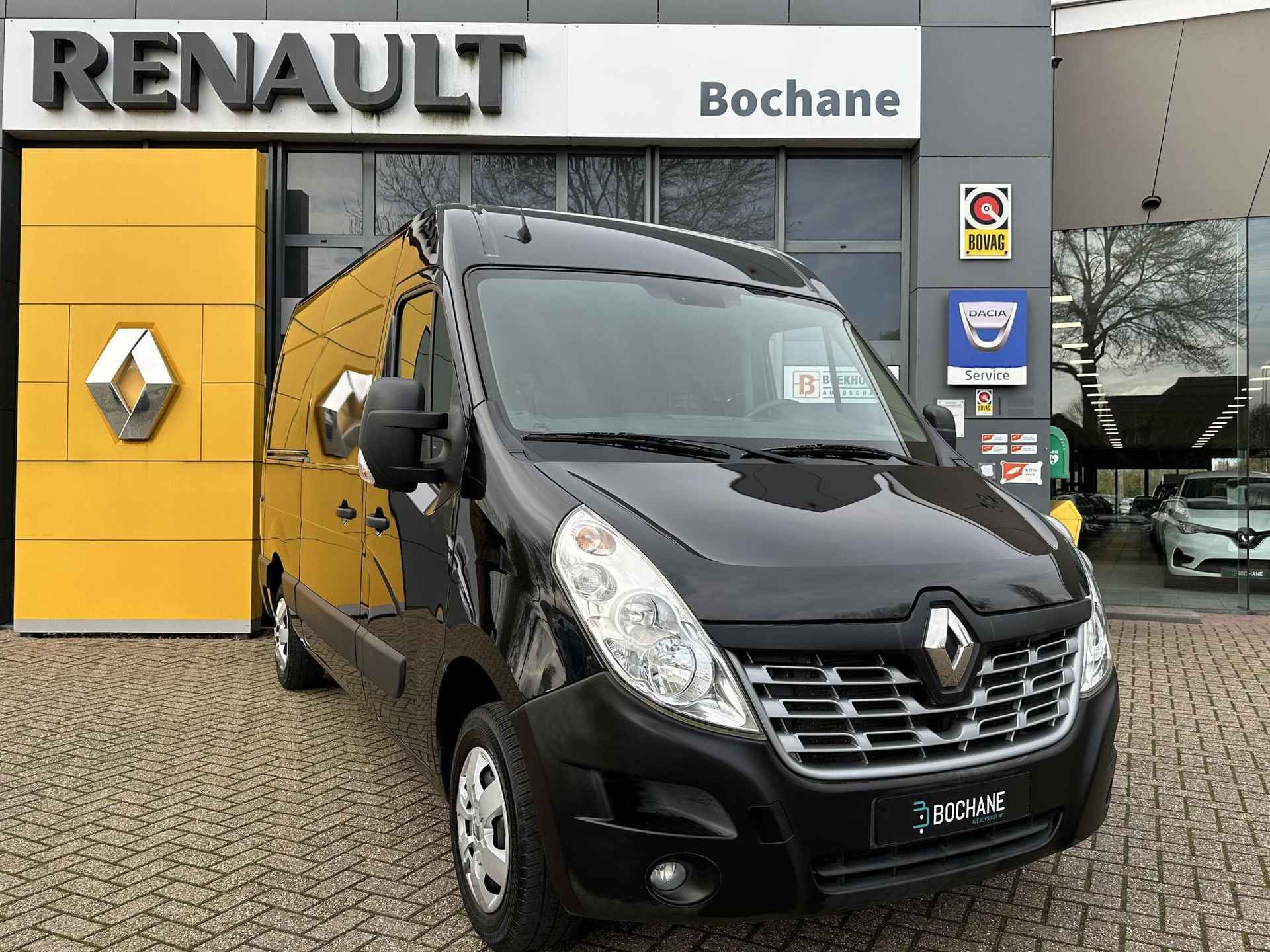 Renault Master T33 2.3 dCi 130 L2H2 | 1e eigenaar! | Navi | Airco | Cruise | Trekhaak | PDC + Camera | All season banden | Bedrijfswageninrichting - 7/28