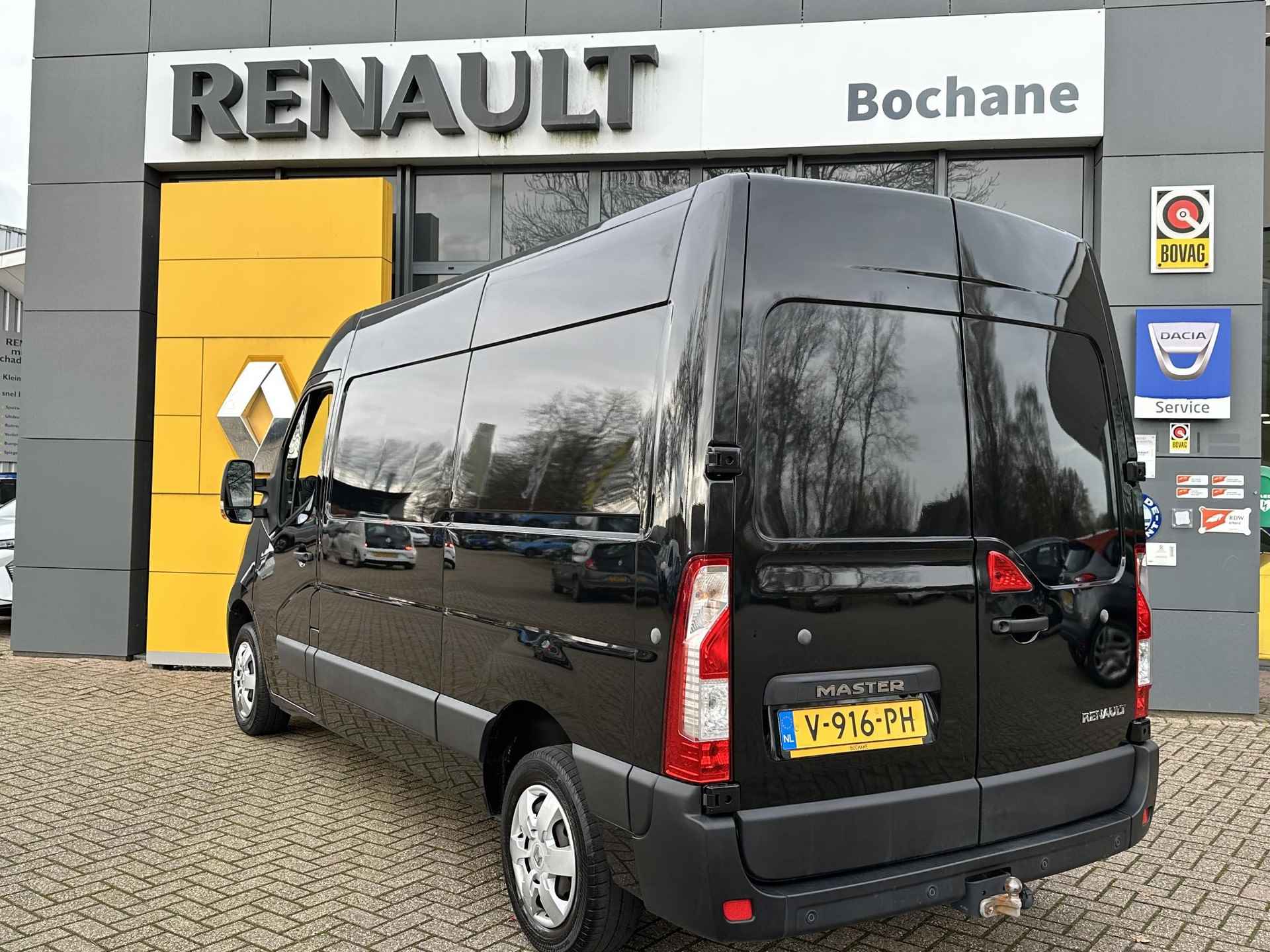 Renault Master T33 2.3 dCi 130 L2H2 | 1e eigenaar! | Navi | Airco | Cruise | Trekhaak | PDC + Camera | All season banden | Bedrijfswageninrichting - 8/28