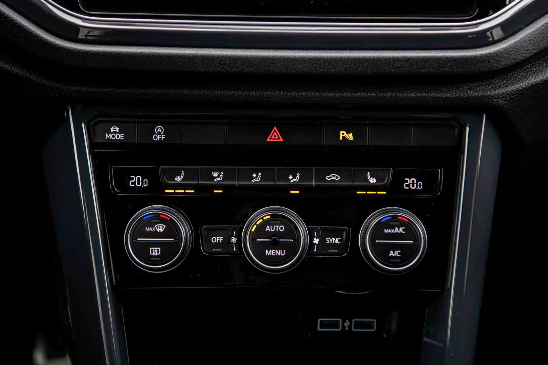 Volkswagen T-Roc 1.0 TSi 115 pk Sport+ | Full LED | Winter | Navigatie | Virtual Cockpit - 29/43