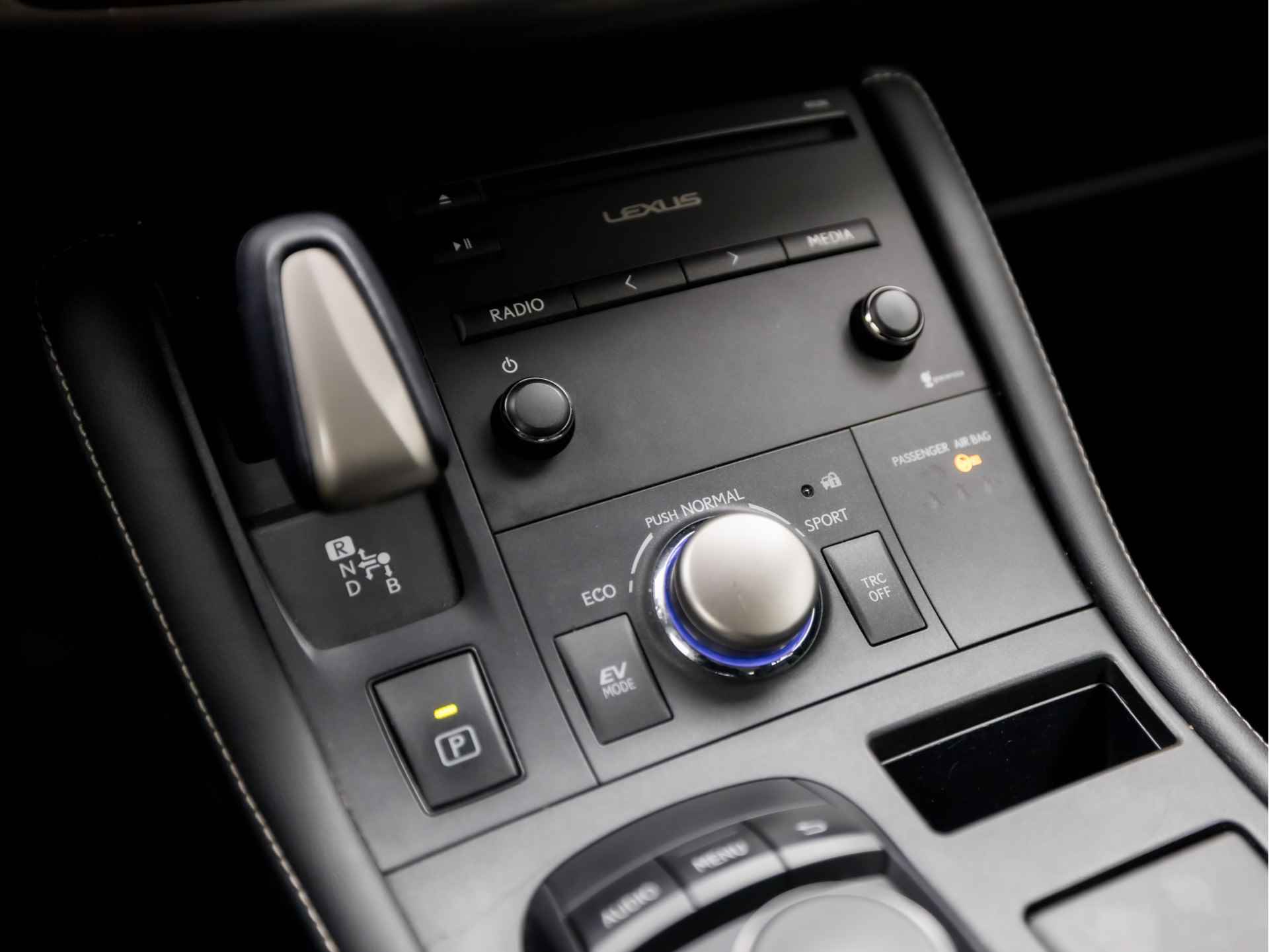 Lexus CT 200h Sport Automaat (NAVIGATIE, CLIMATE, XENON, NIEUWE APK, ALCANTARA SPORTSTOELEN, CRUISE, BLUETOOTH, LM VELGEN, NIEUWSTAAT) - 10/43