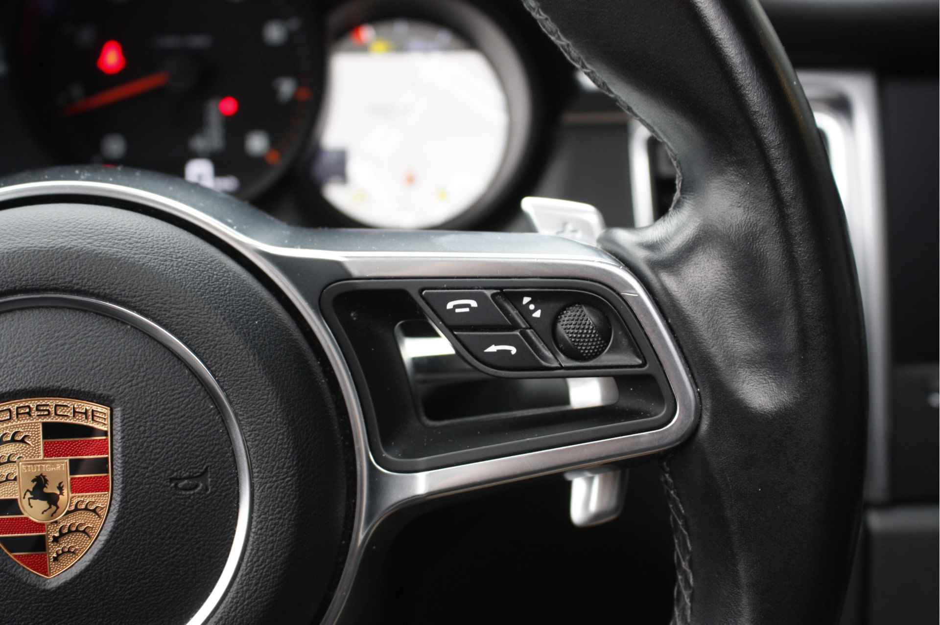 Porsche Macan 2.0 | Panoramadak | Leder | 4X4 | Stoelverwarming | Adaptieve cruise control | Navigatie | 4 nieuwe banden - 26/45