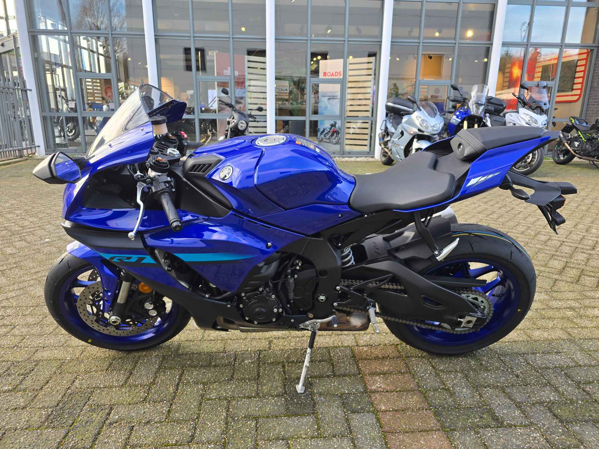 Yamaha YZF R1 - 4/22