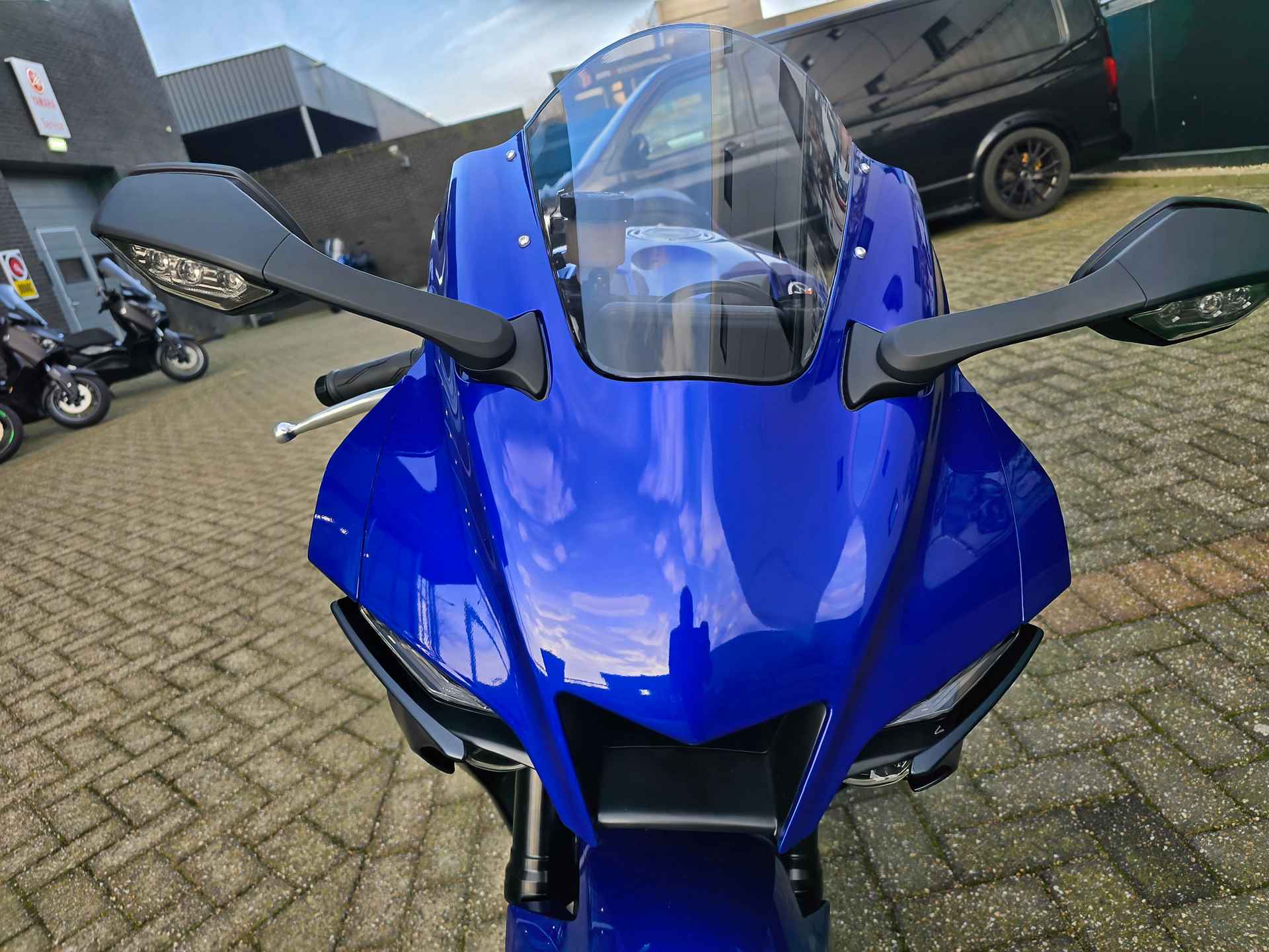 Yamaha YZF R1 - 8/22