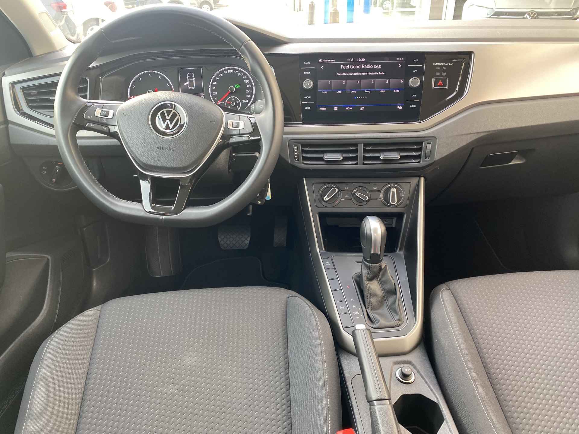 Volkswagen Polo 1.0 TSI Comfortline / AUTOMAAT/ PARK. SENSOREN/ ADAPT. CRUISE/ APP CONNECT/ NAVI/ AIRCO/ DAB/ - 9/33