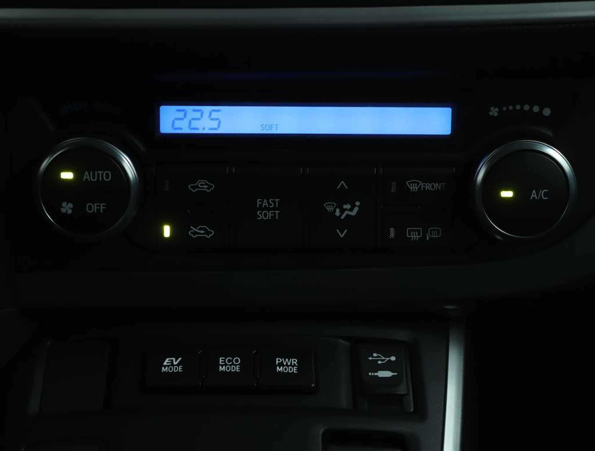 Toyota Auris 1.8 Hybrid Aspiration | Automaat |Climate control | Cruise Control | Navigatie |  lichtmetalen velgen | - 7/53