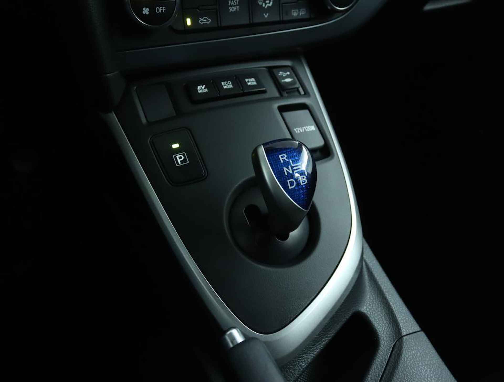 Toyota Auris 1.8 Hybrid Aspiration | Automaat |Climate control | Cruise Control | Navigatie |  lichtmetalen velgen | - 26/53