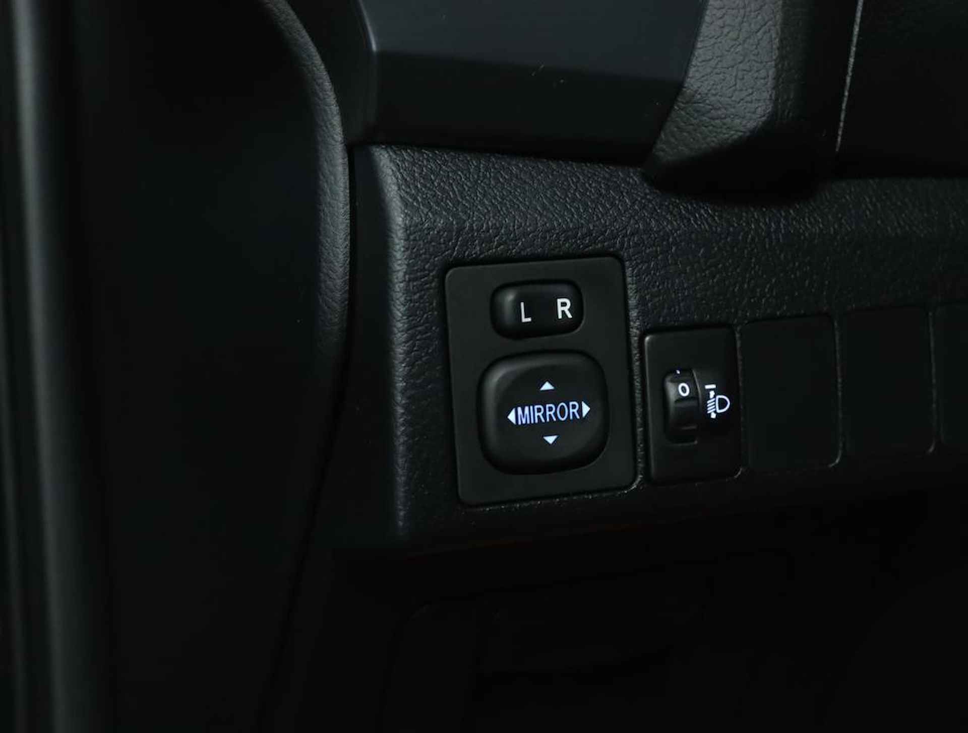 Toyota Auris 1.8 Hybrid Aspiration | Automaat |Climate control | Cruise Control | Navigatie |  lichtmetalen velgen | - 29/53